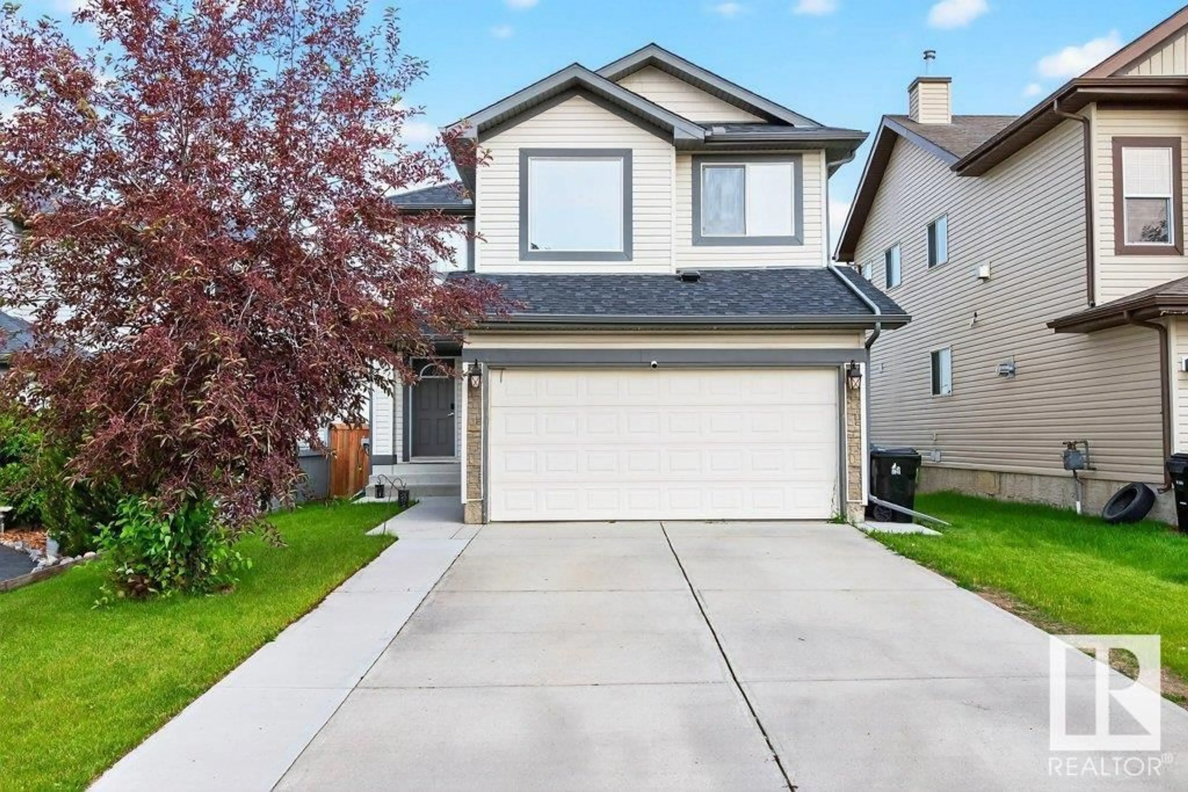 Home with vinyl exterior material, street for 92 GREYSTONE CR, Spruce Grove Alberta T7X0A7