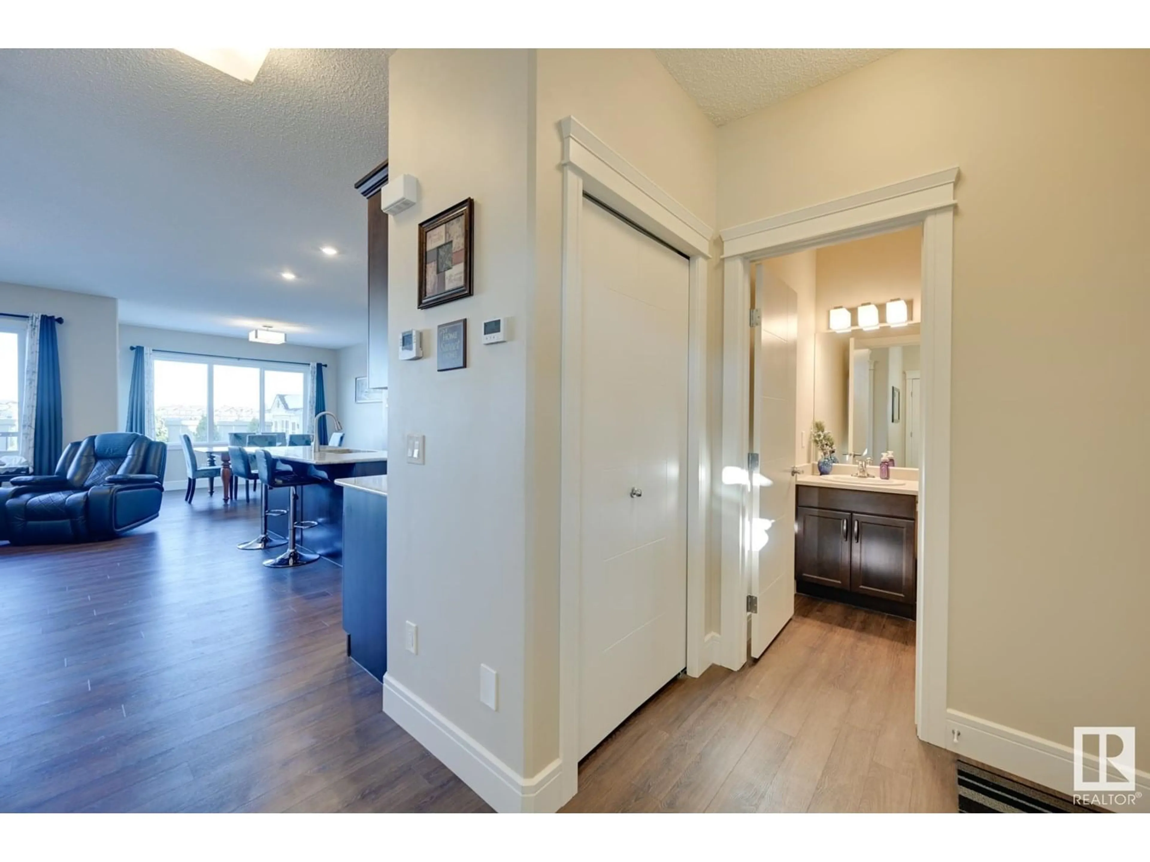 Indoor entryway for 28 SPRINGHAVEN CL, Spruce Grove Alberta T7X0V1