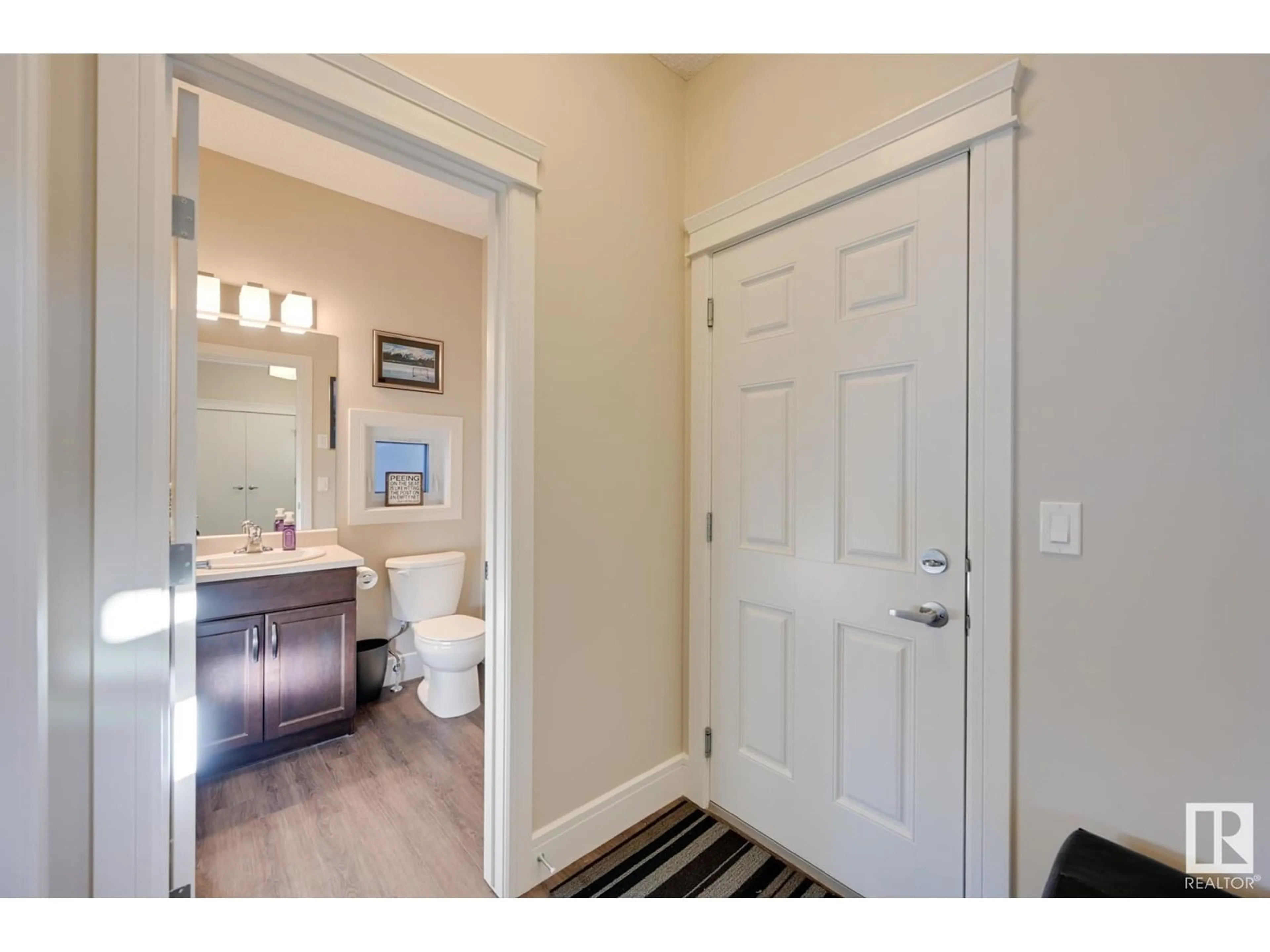 Indoor entryway for 28 SPRINGHAVEN CL, Spruce Grove Alberta T7X0V1