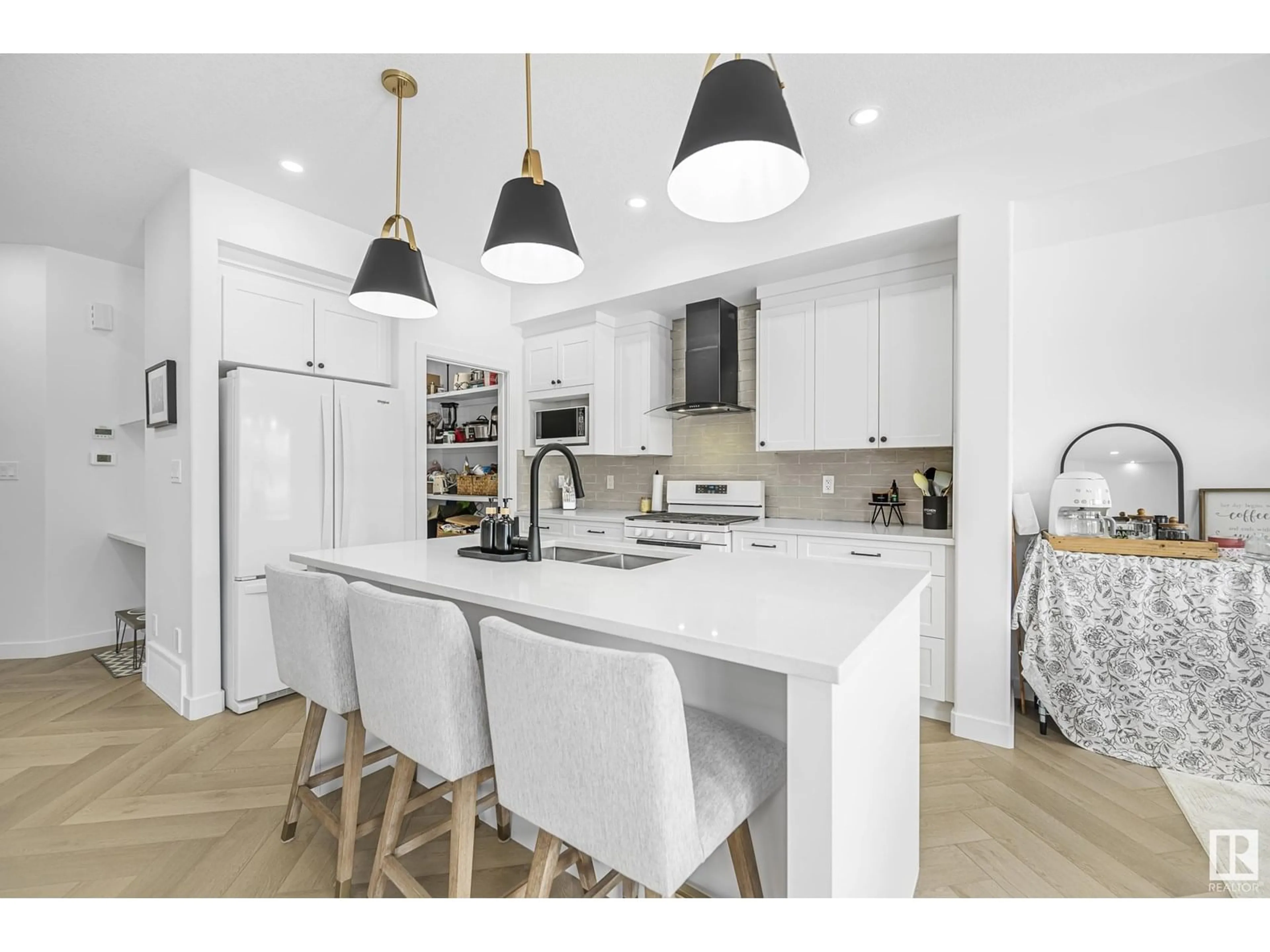 Open concept kitchen, unknown for SW - 6627 CRAWFORD LD, Edmonton Alberta T6W4L5