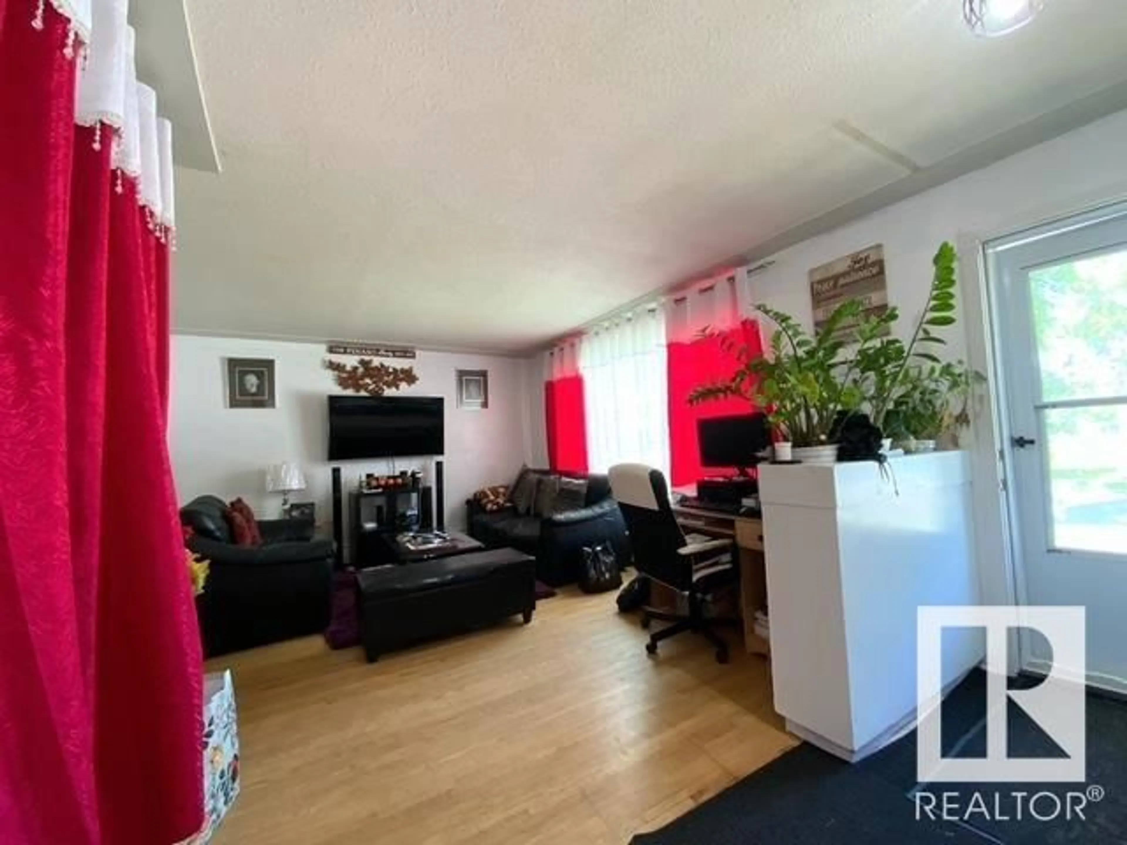 A pic of a room for 4803 52 AV, Wetaskiwin Alberta T9A0W7