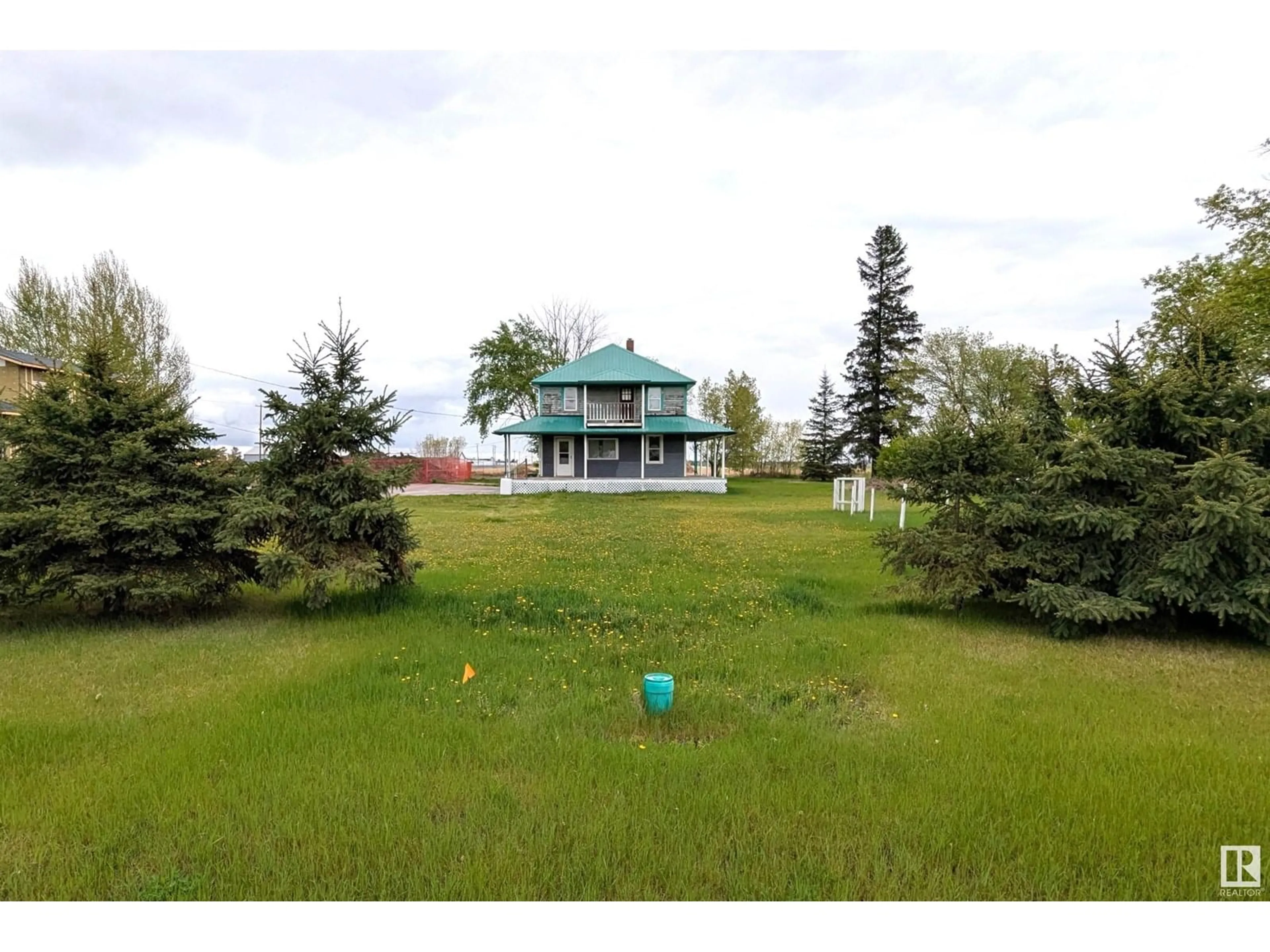 A pic from outside/outdoor area/front of a property/back of a property/a pic from drone, mountain view for 4701 66TH STREET, Bonnyville Town Alberta T9N2M6