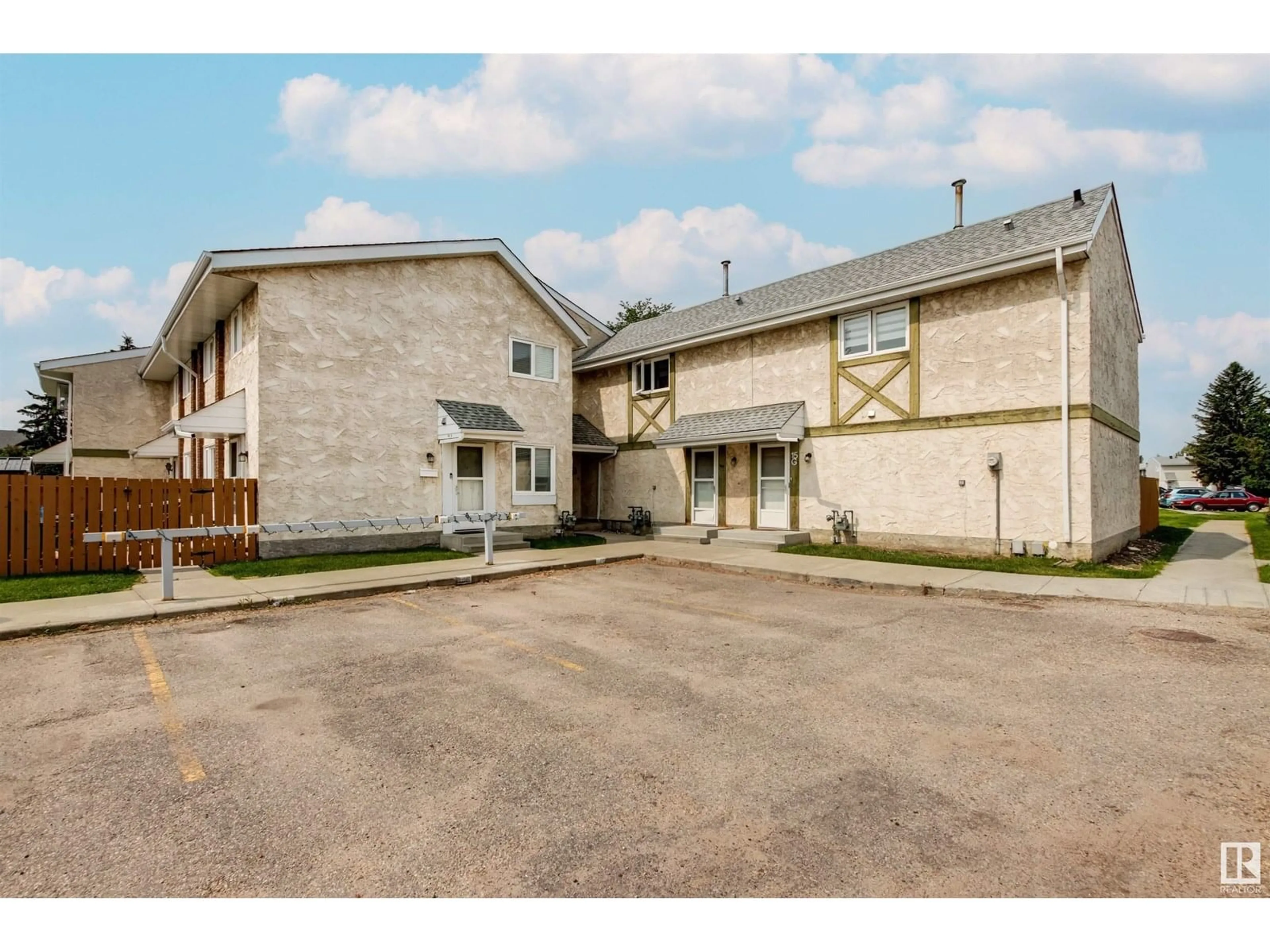 Patio, building for 15F CALLINGWOOD CO, Edmonton Alberta T5T0H5