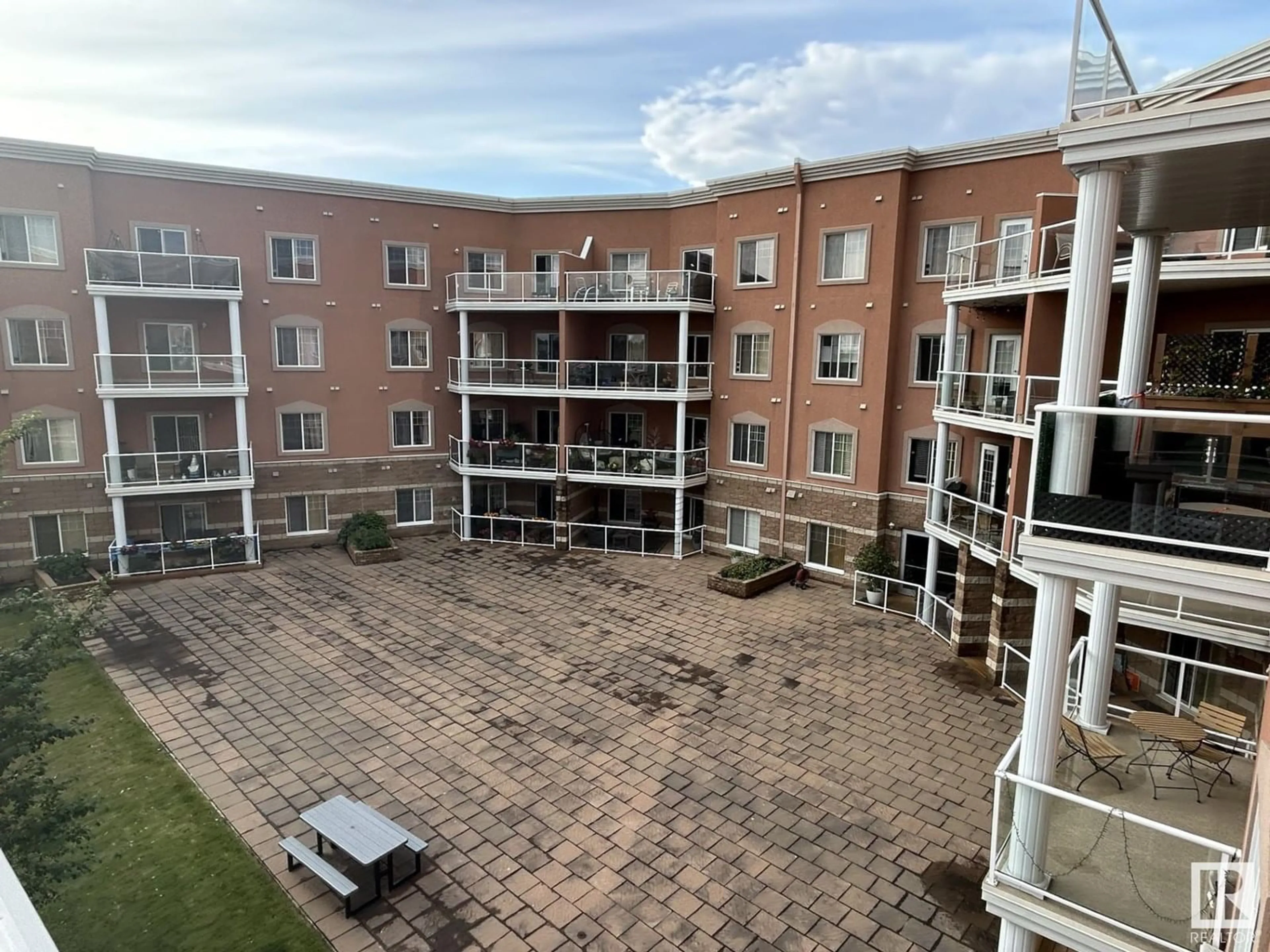 A pic from outside/outdoor area/front of a property/back of a property/a pic from drone, building for 317 - 263 MACEWAN RD, Edmonton Alberta T6W0C4
