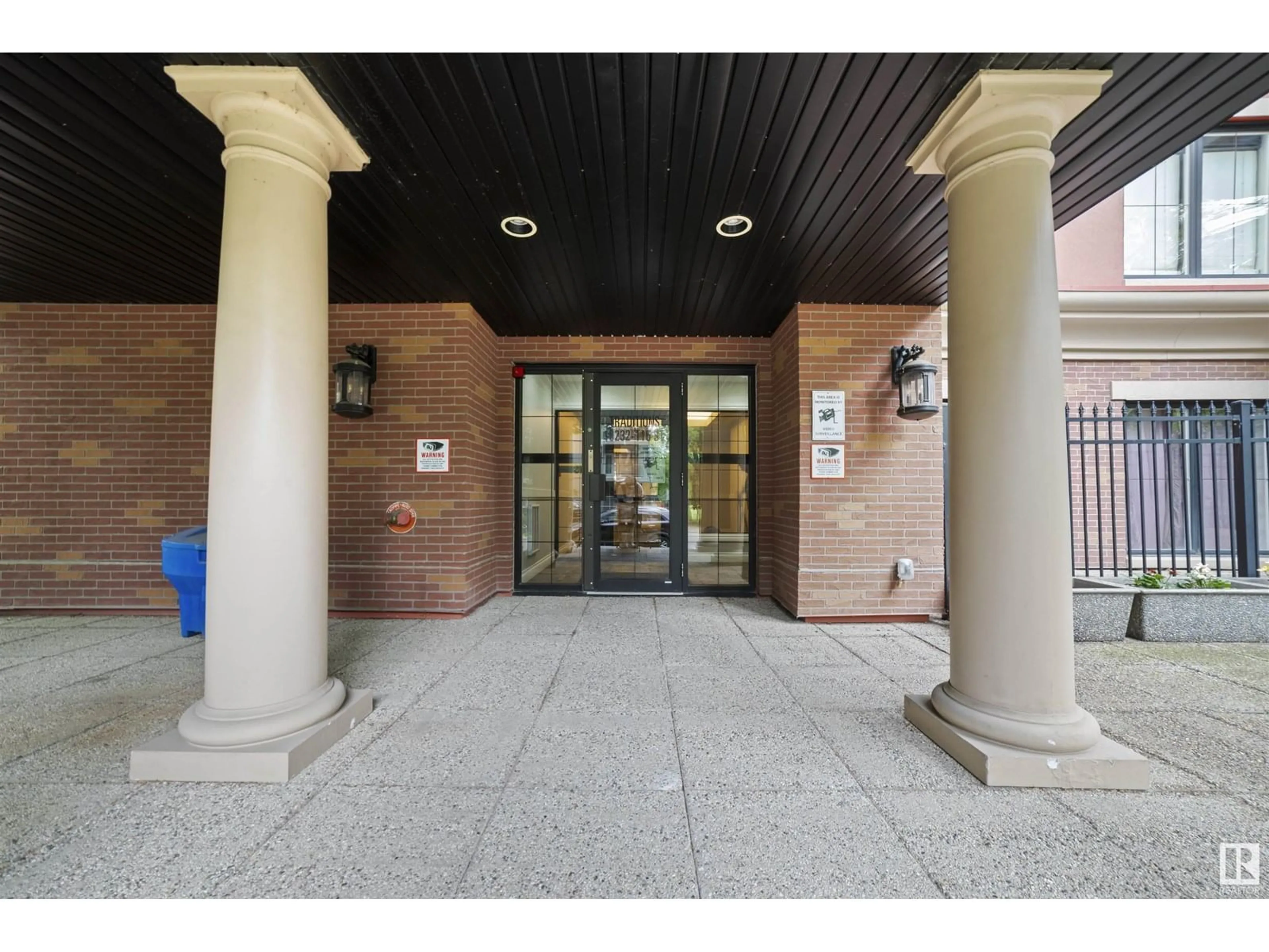 Indoor foyer for 405 - 10232 115 ST NW, Edmonton Alberta T5K1T8