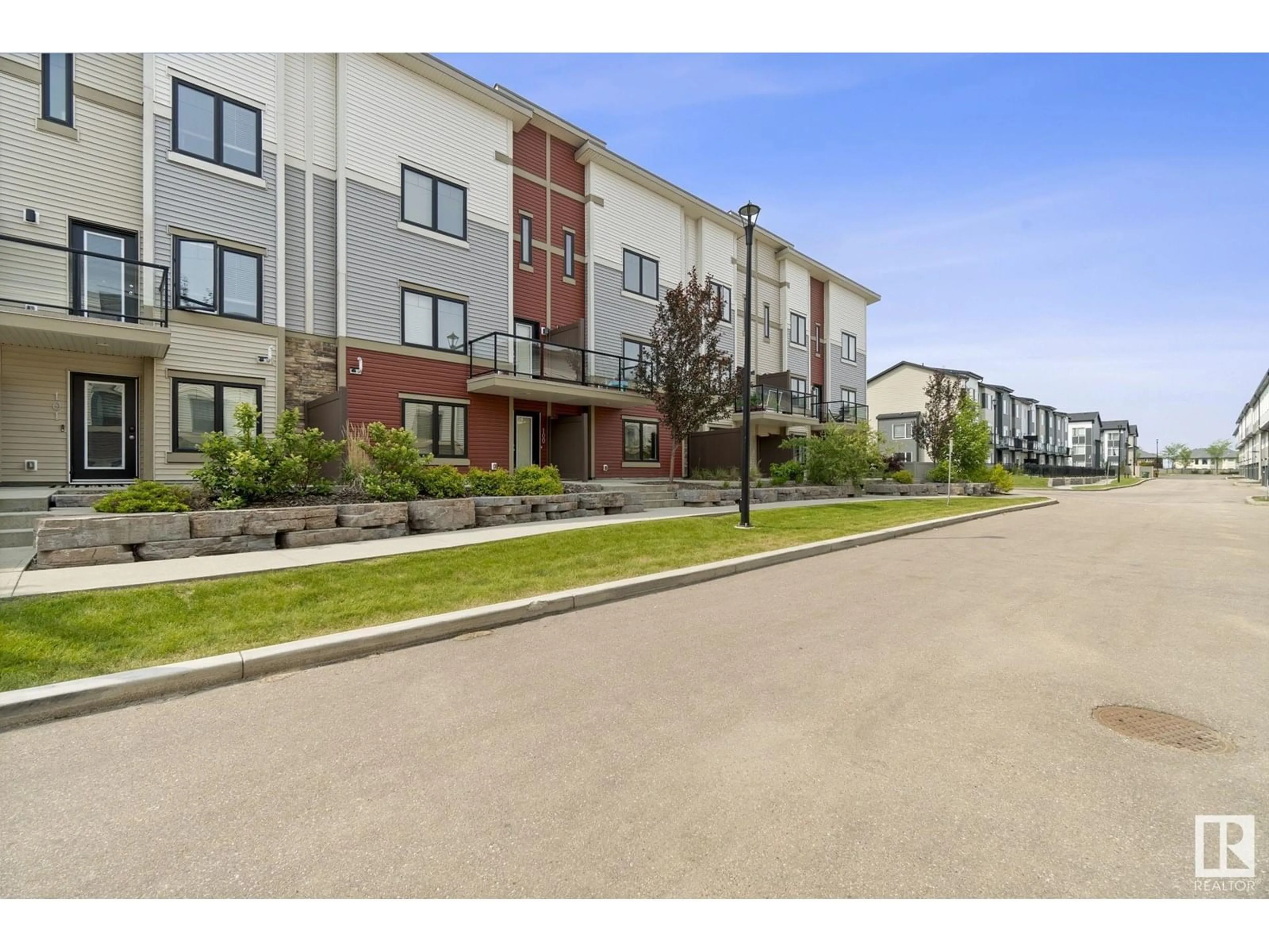 Patio, street for 804 - 99 WELSH DR, Edmonton Alberta T6X1Y8