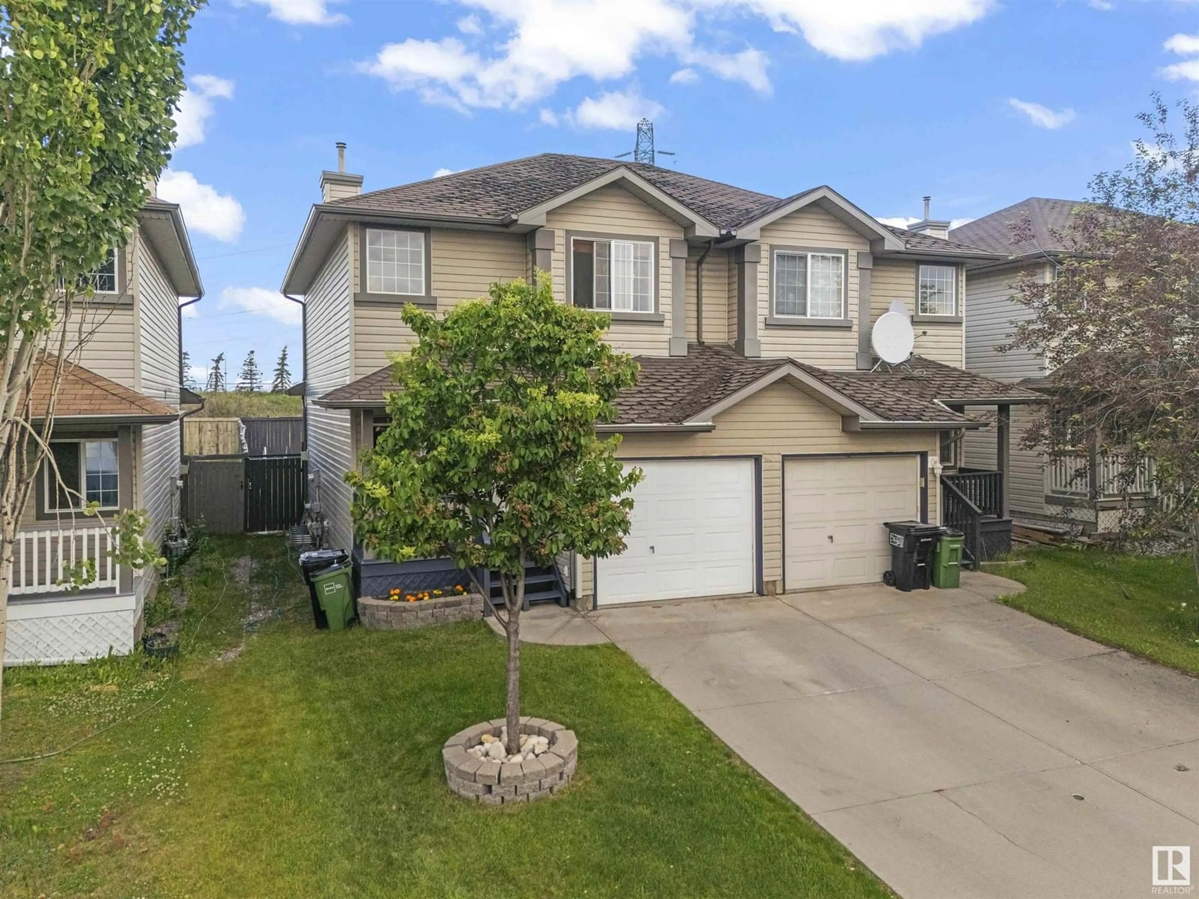 A pic from outside/outdoor area/front of a property/back of a property/a pic from drone, street for 7924 2 AVE SW, Edmonton Alberta T6X1K7