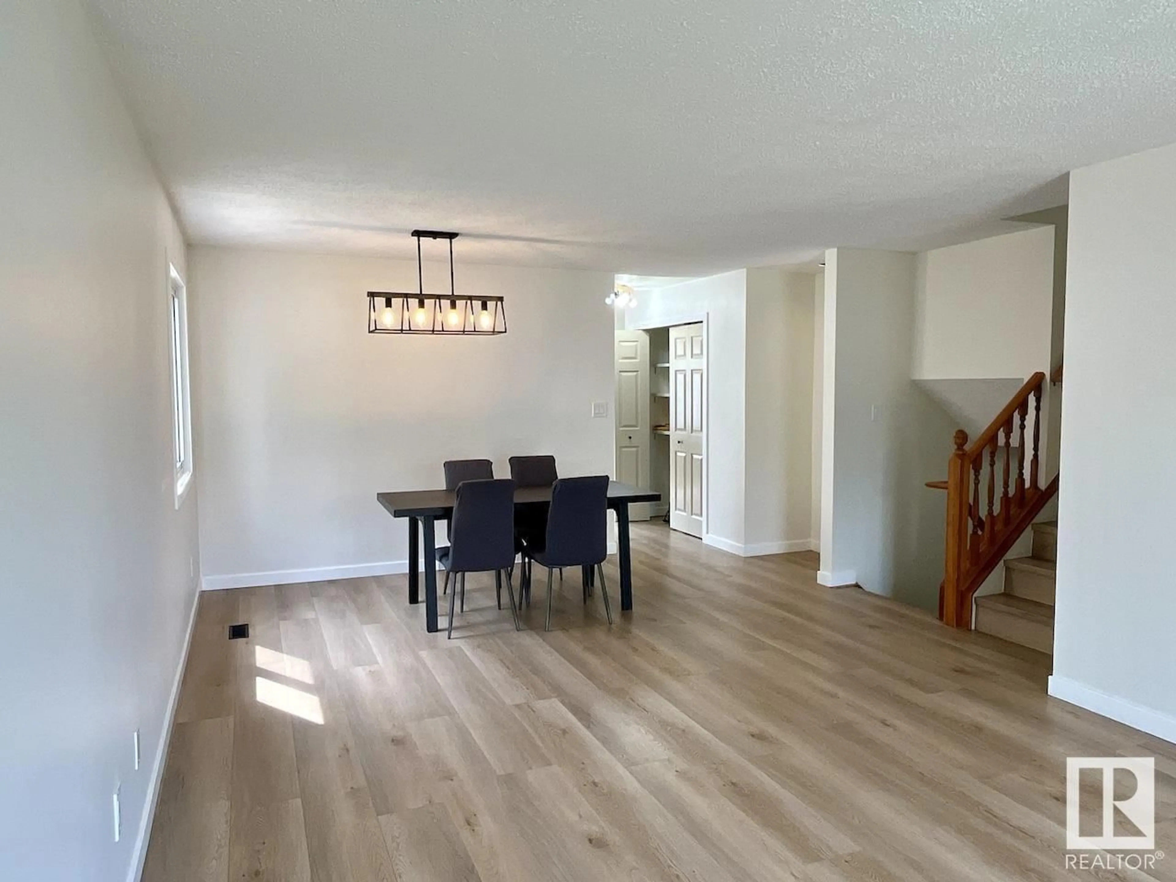 Unknown for 18231 99A AV, Edmonton Alberta T5T4G9