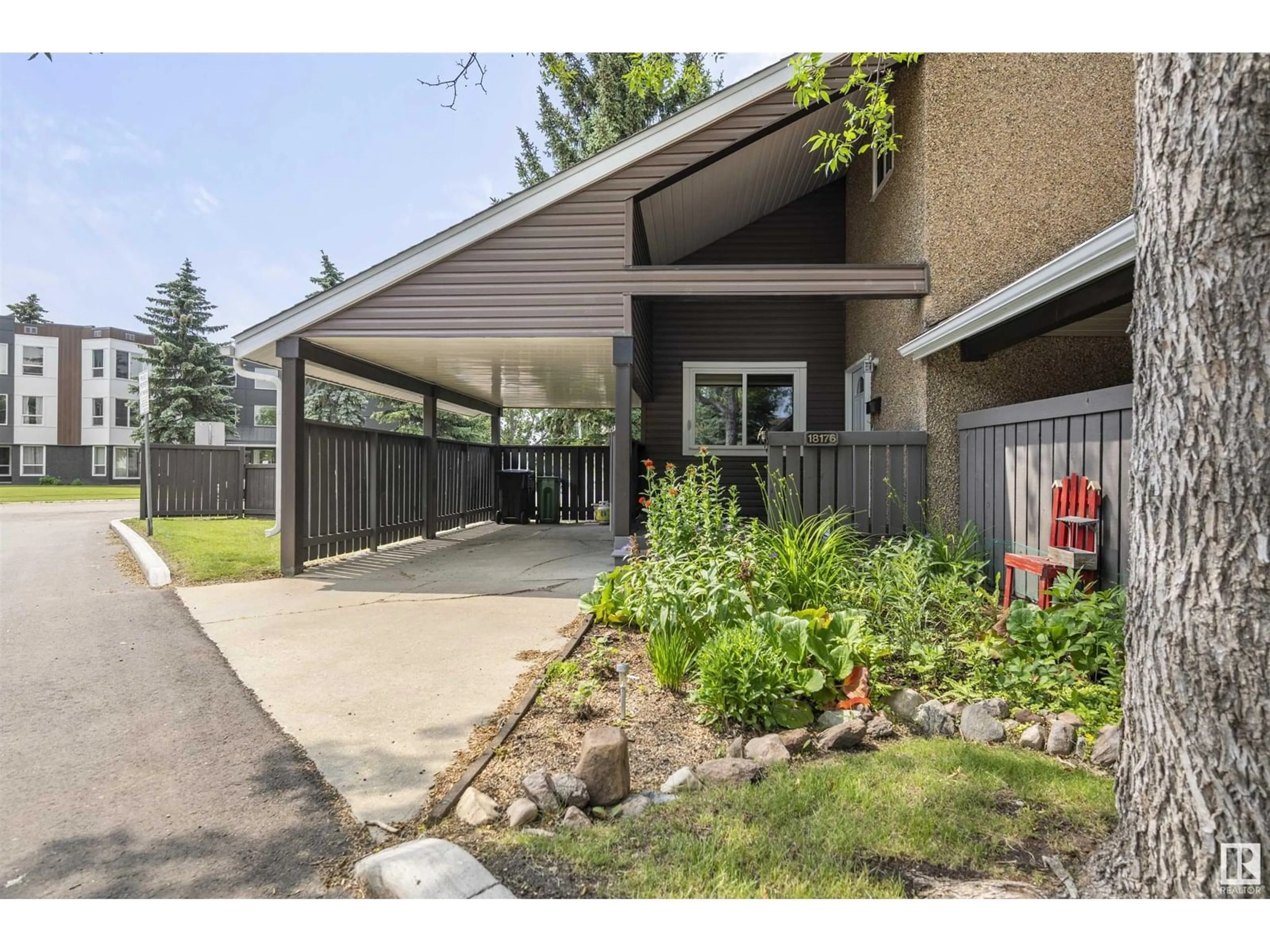 Unknown for 18176 96 AV, Edmonton Alberta T5T3N3