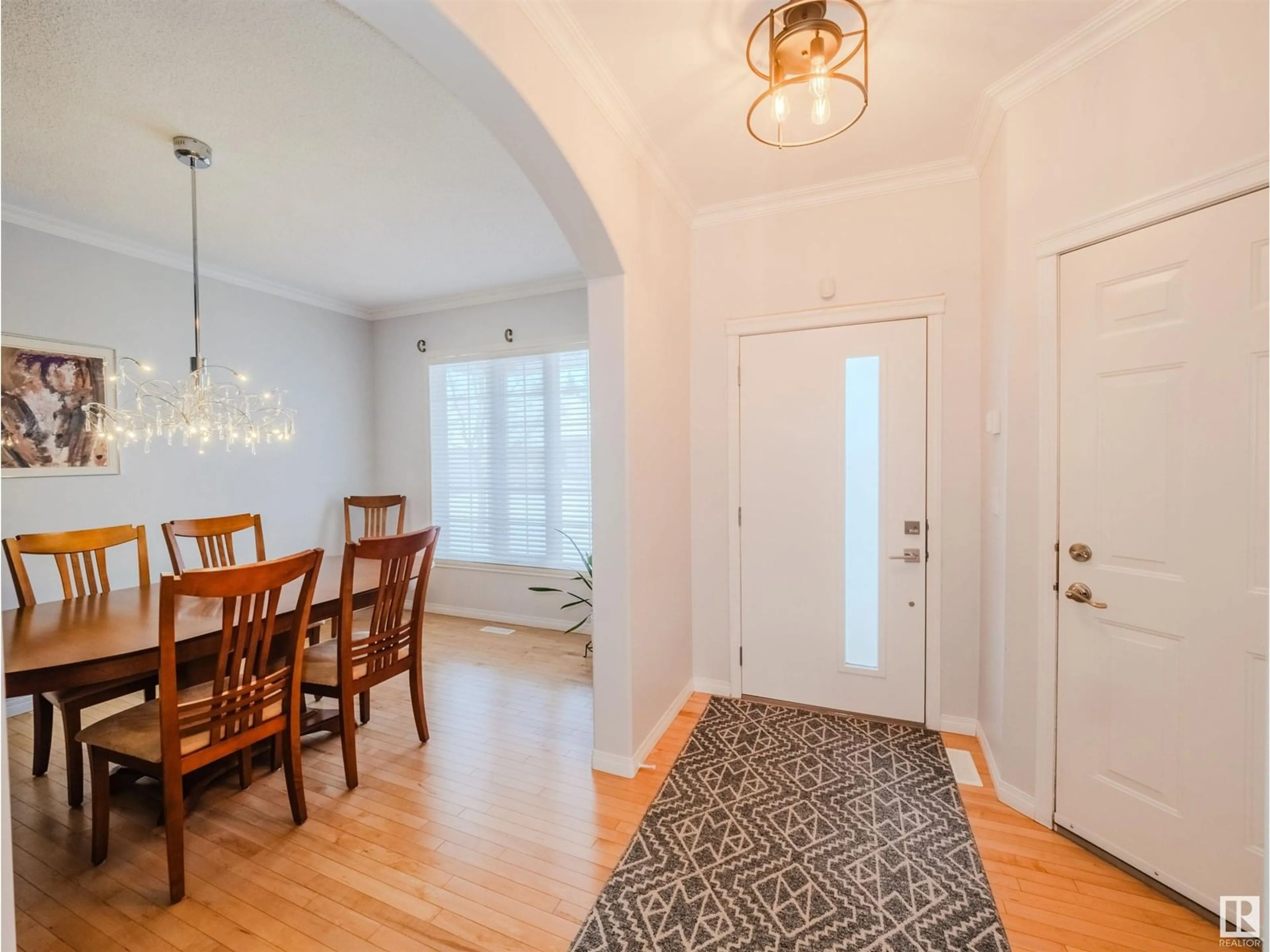 Indoor entryway for 170 - 19 KINGSWOOD BV, St. Albert Alberta T8N6Z6