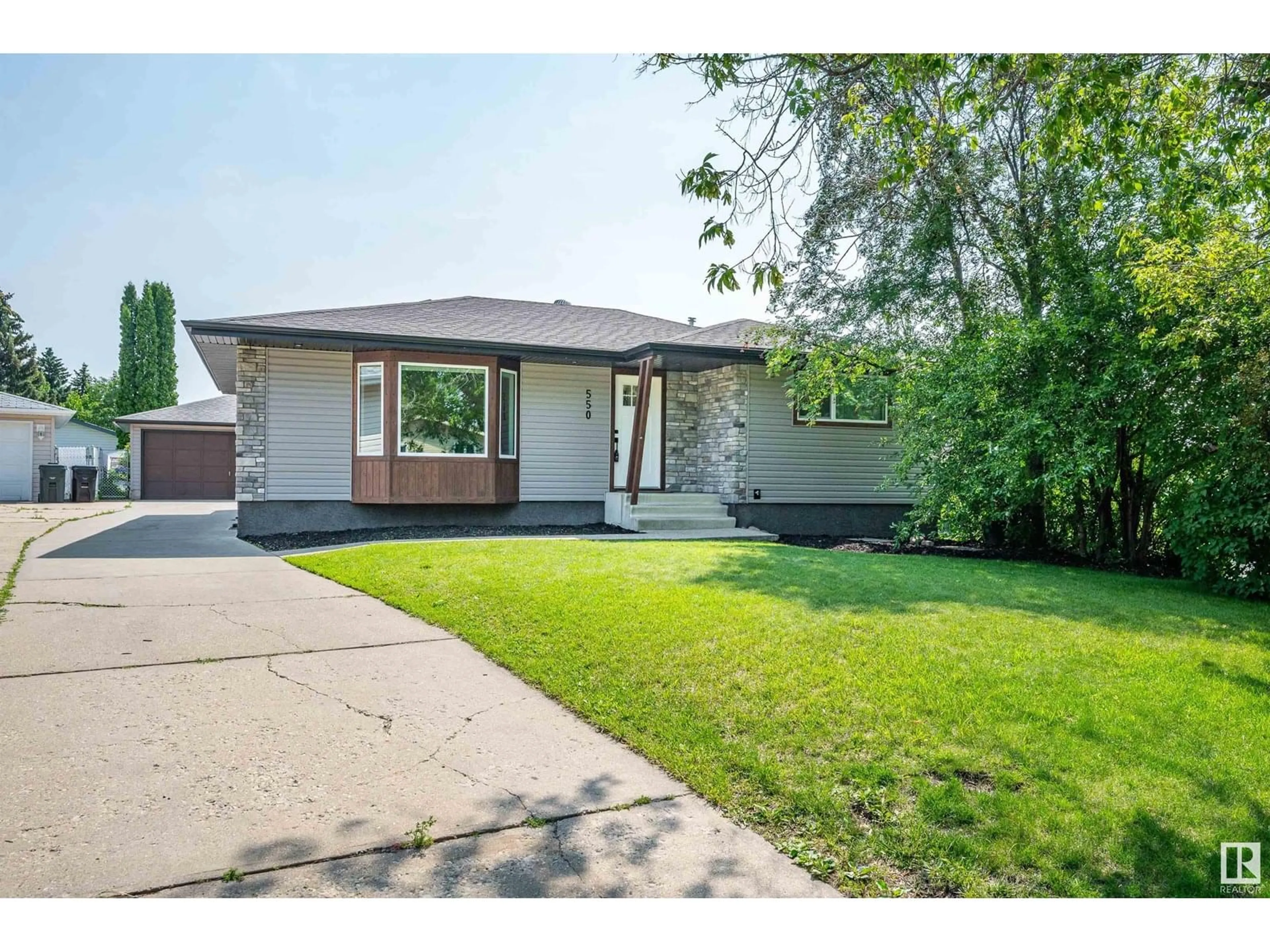 Home with vinyl exterior material, street for 550 ALDER AV, Sherwood Park Alberta T8A1T2