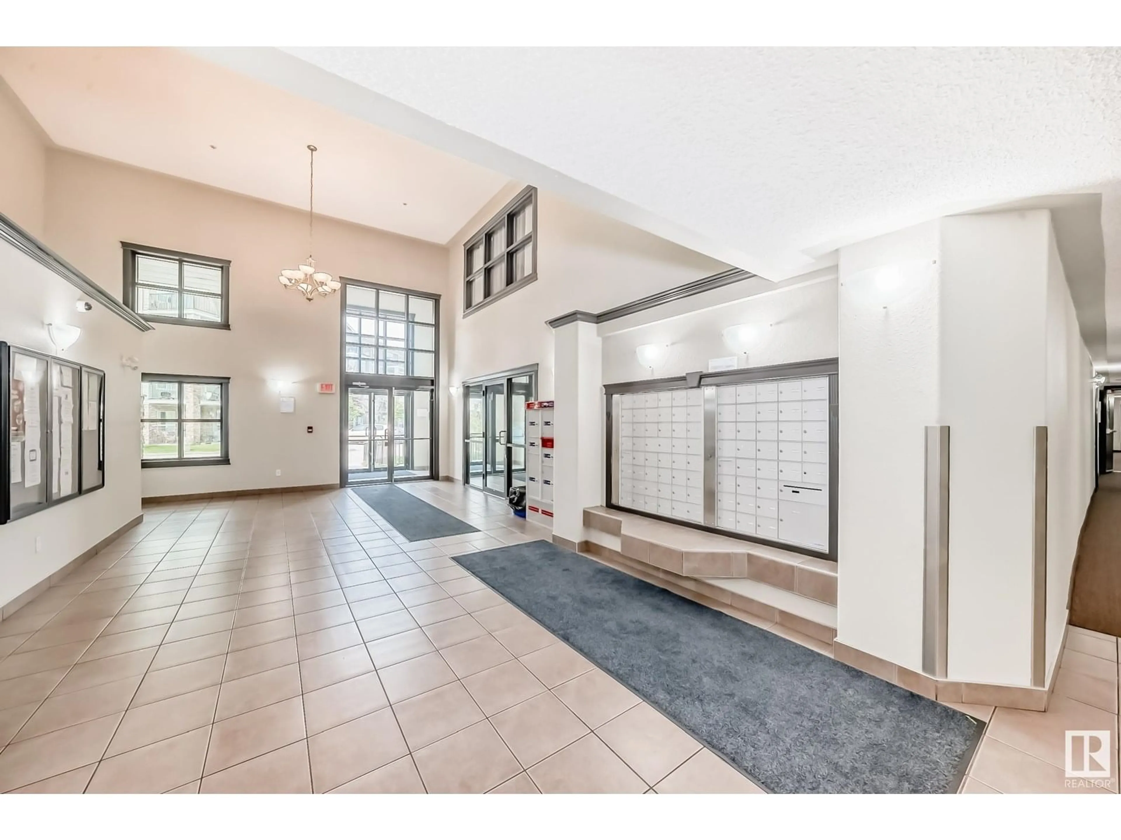 Indoor foyer for 9357 - 2312 SIMPSON DR, Edmonton Alberta T6R0N3