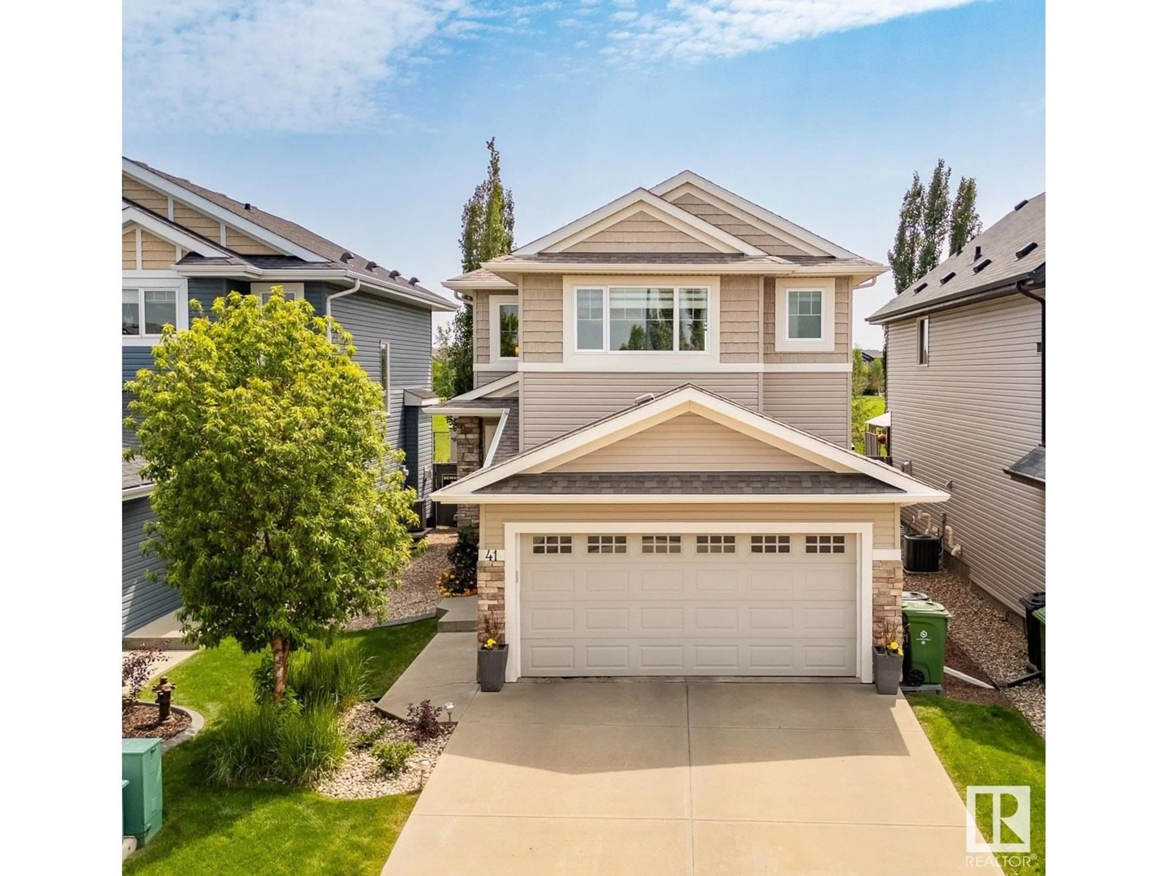 Home with vinyl exterior material, street for 41 DITTRICH AV, Fort Saskatchewan Alberta T8L0N4
