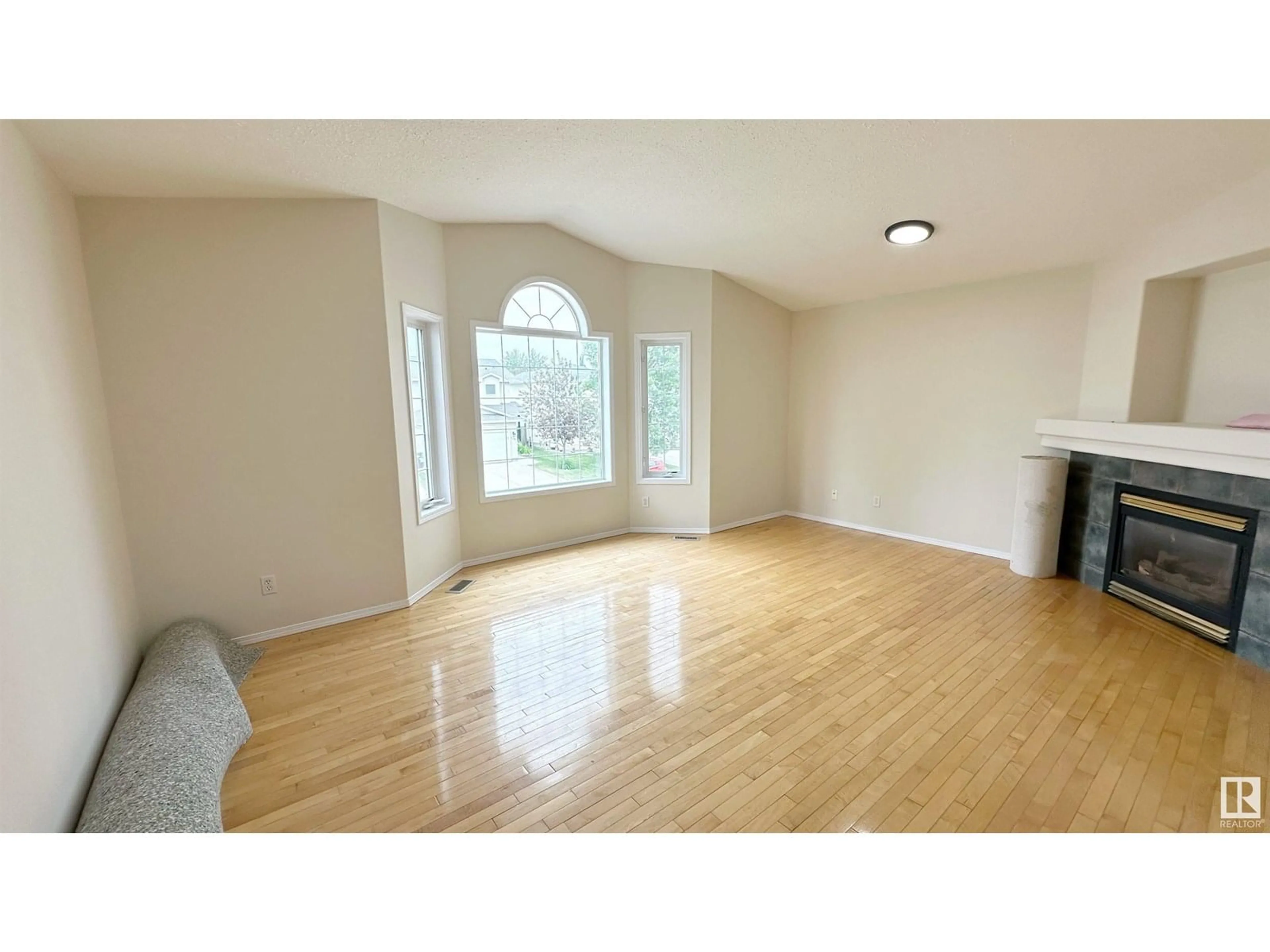 A pic of a room for 715 BALFOUR CL, Edmonton Alberta T5T6H7