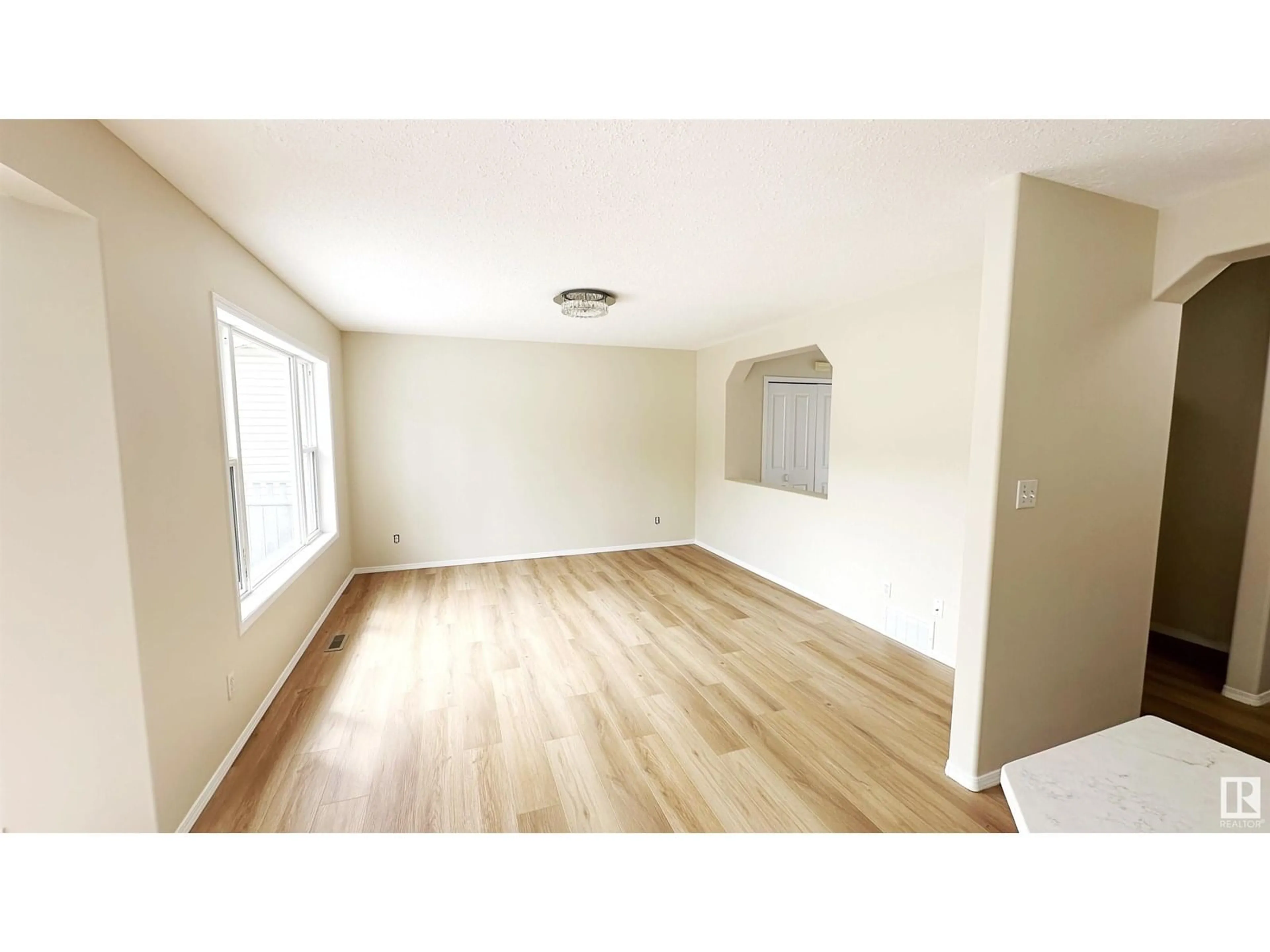 A pic of a room for 715 BALFOUR CL, Edmonton Alberta T5T6H7