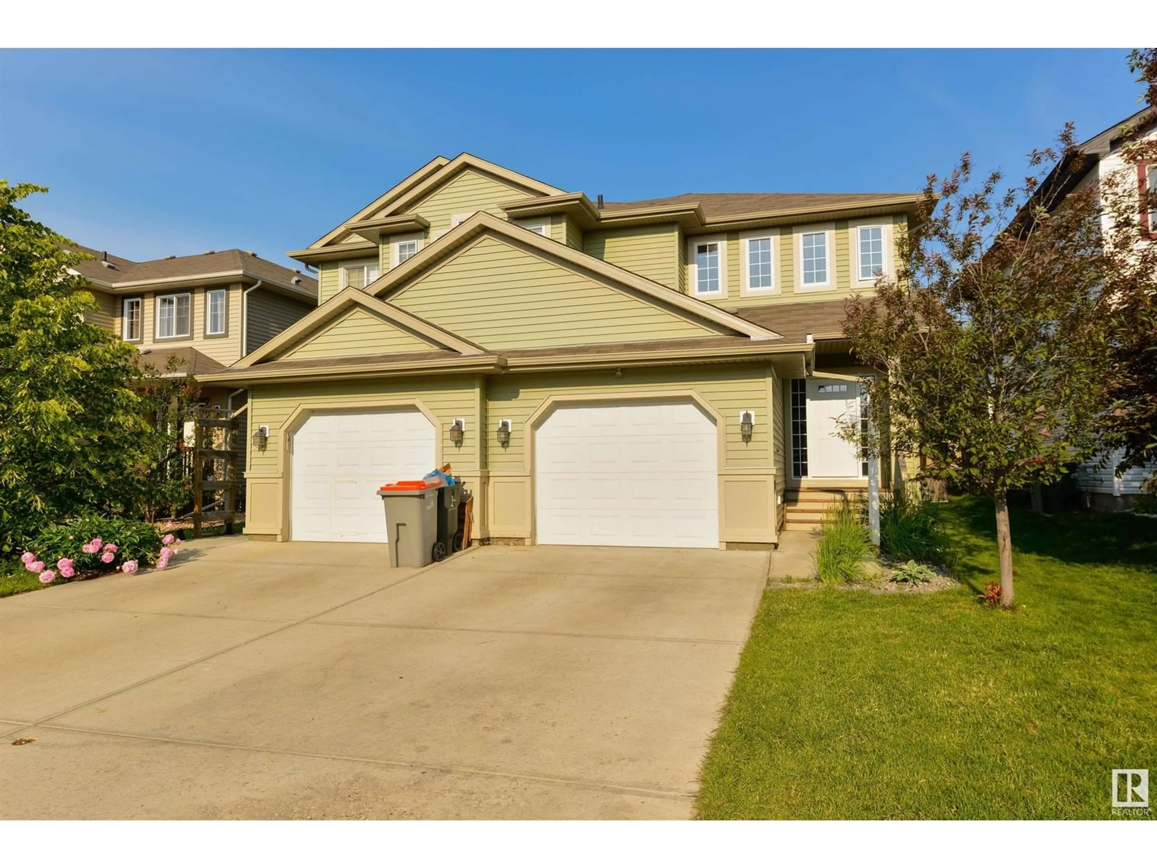 Home with vinyl exterior material, street for 68 SOUTH CREEK WD, Stony Plain Alberta T7Z0E1