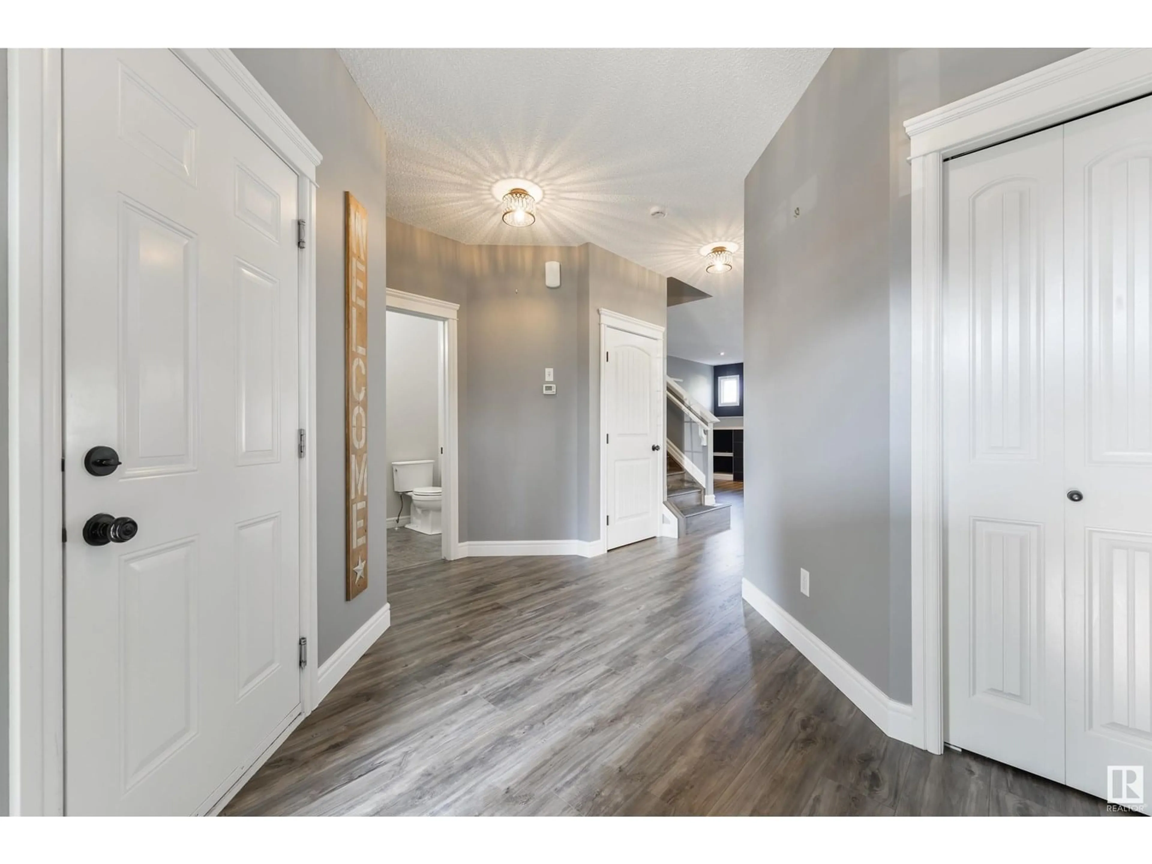 Indoor entryway for 68 SOUTH CREEK WD, Stony Plain Alberta T7Z0E1