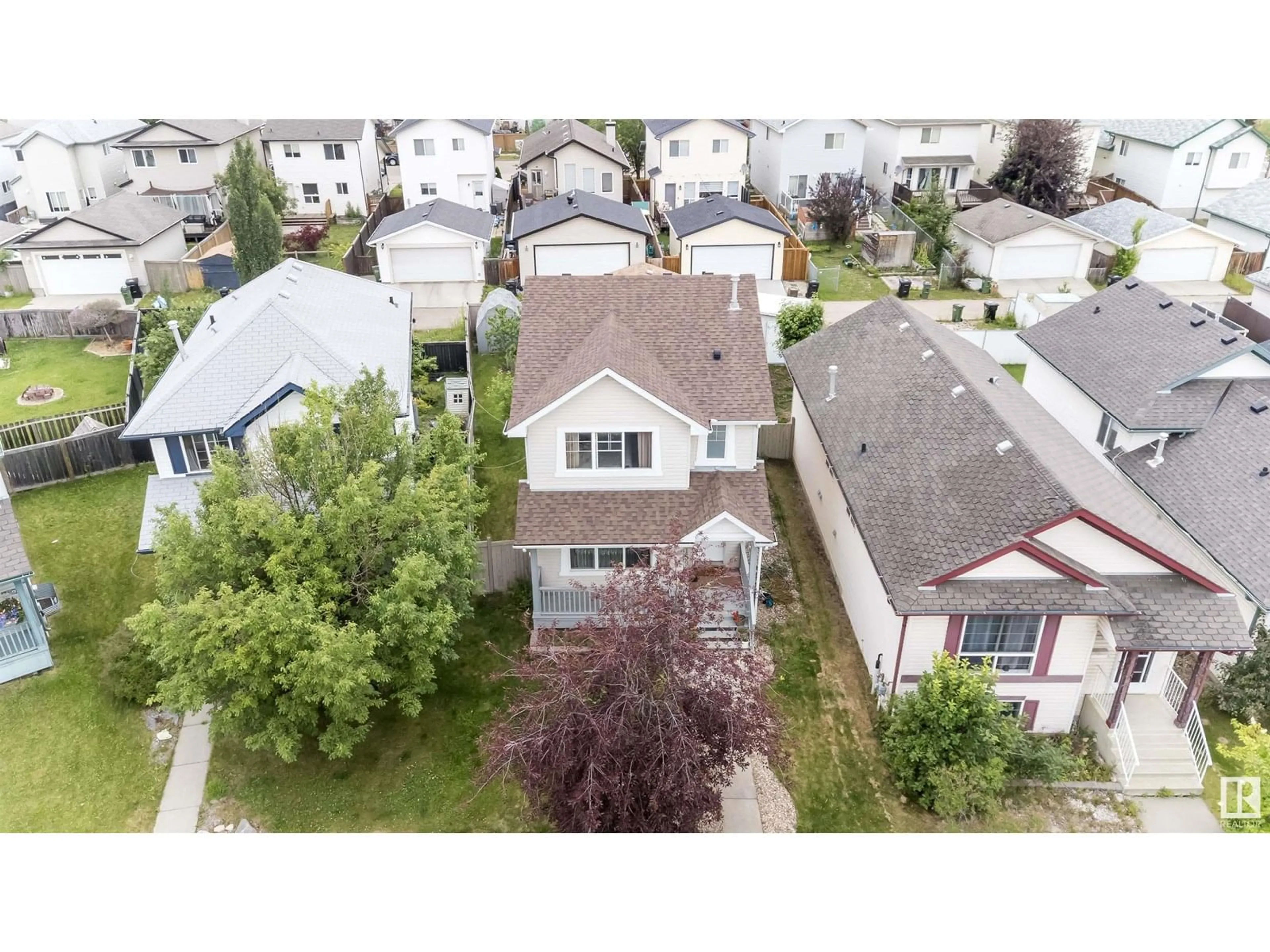 A pic from outside/outdoor area/front of a property/back of a property/a pic from drone, street for NW - 15920 38 ST, Edmonton Alberta T5Y3E9