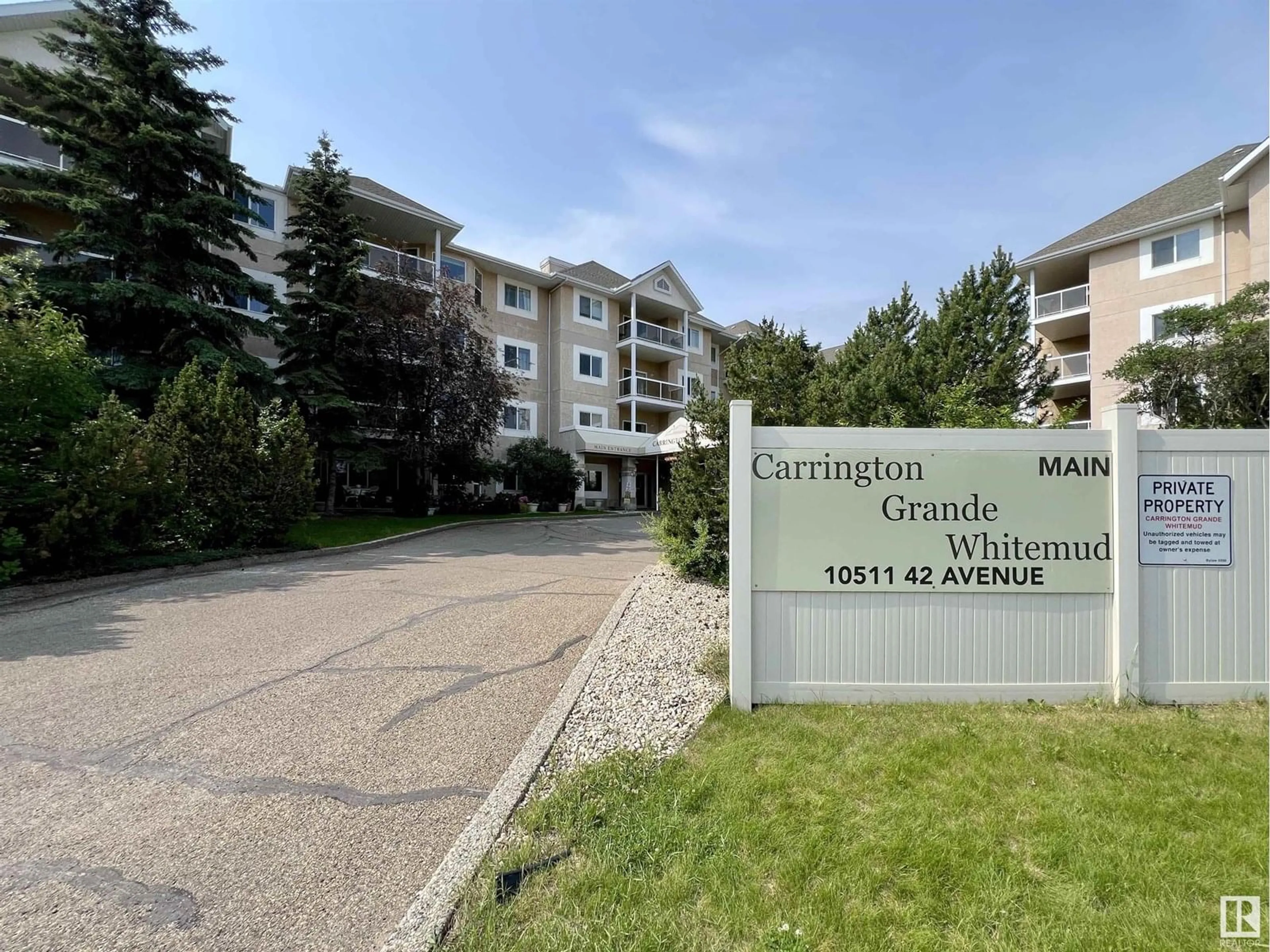 A pic from outside/outdoor area/front of a property/back of a property/a pic from drone, street for #110 - 10511 42 AV, Edmonton Alberta T6J7G8