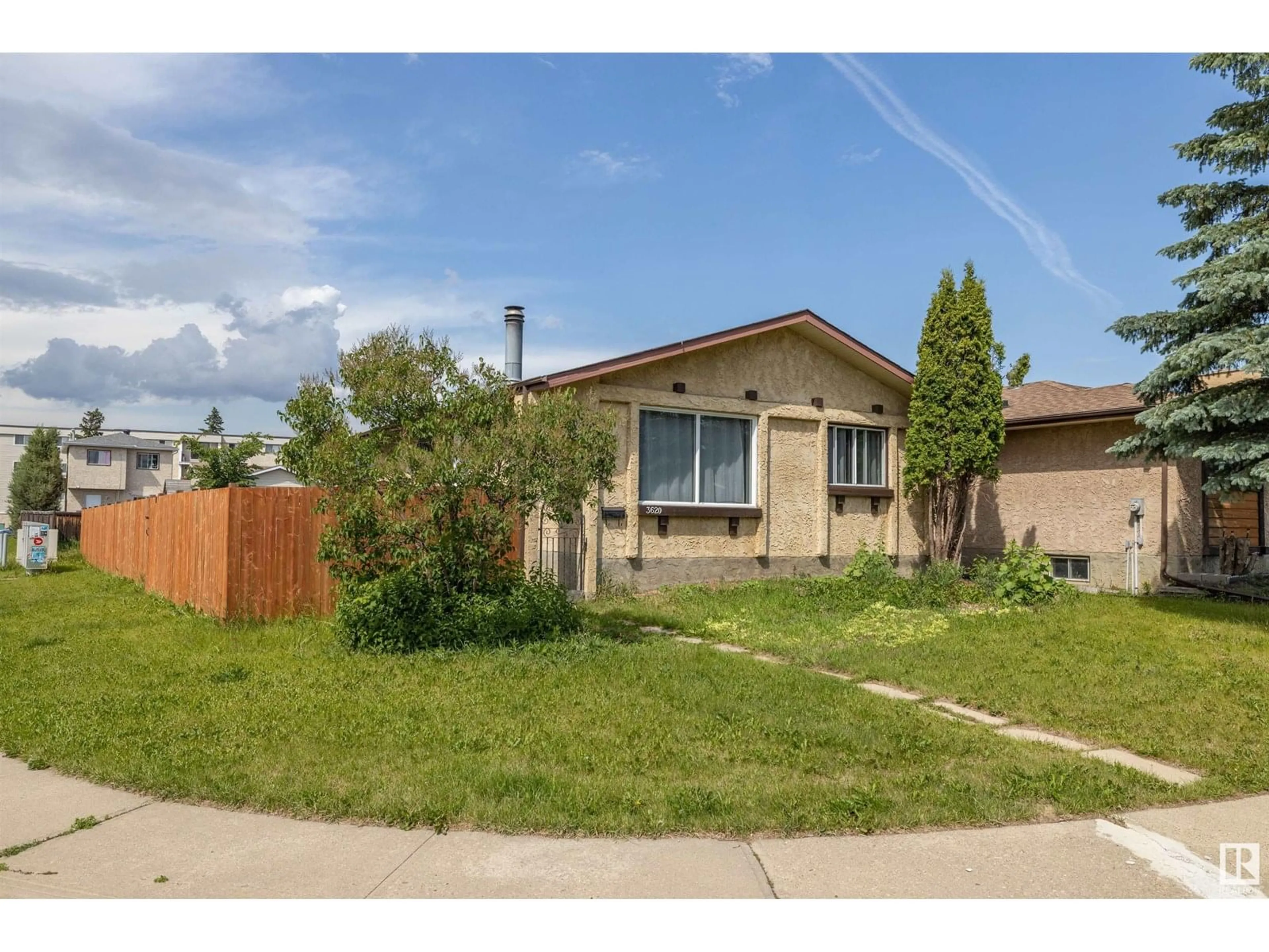Unknown for 3620 42A AVE, Edmonton Alberta T6L4N7
