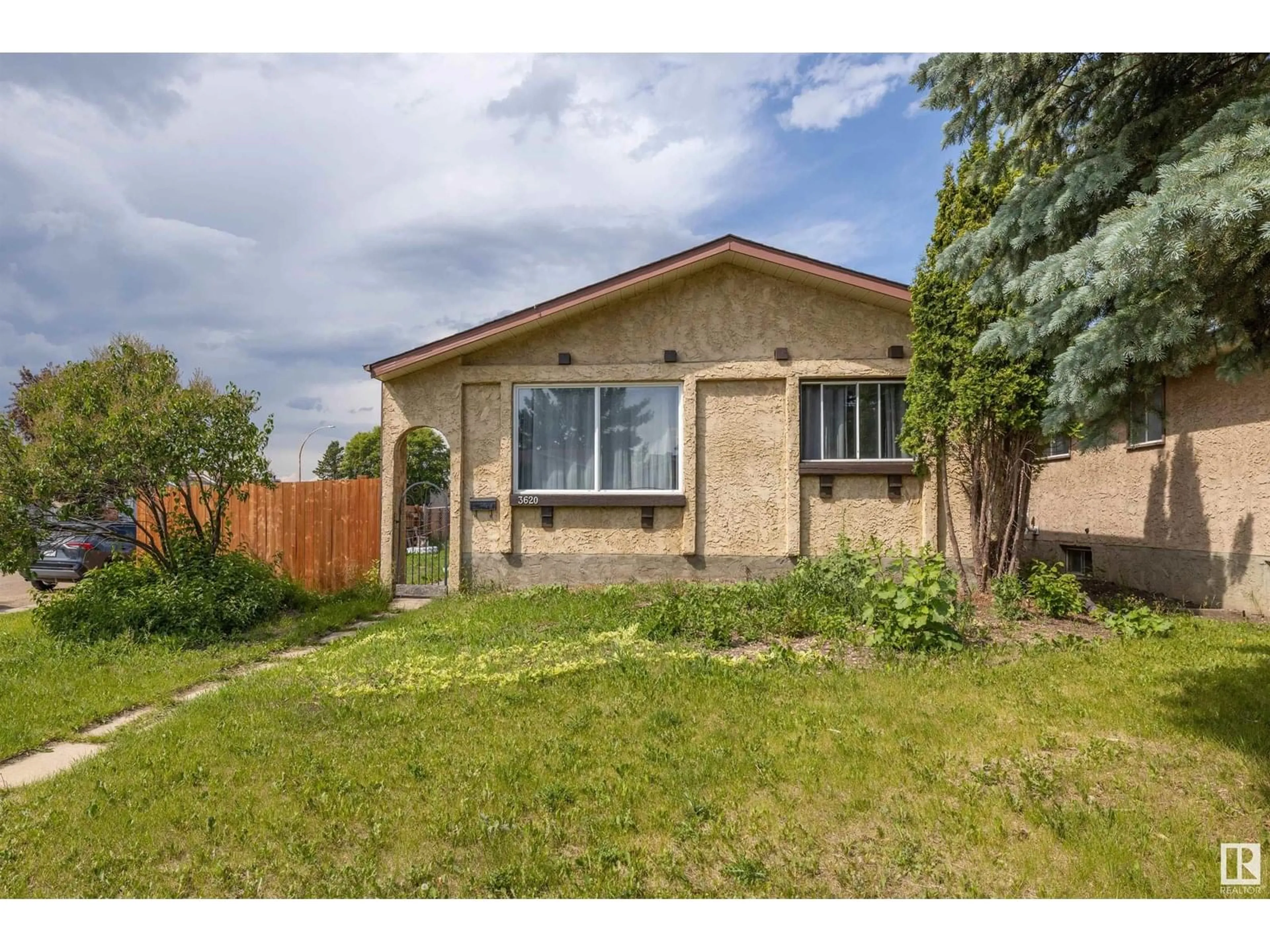 Unknown for 3620 42A AVE, Edmonton Alberta T6L4N7