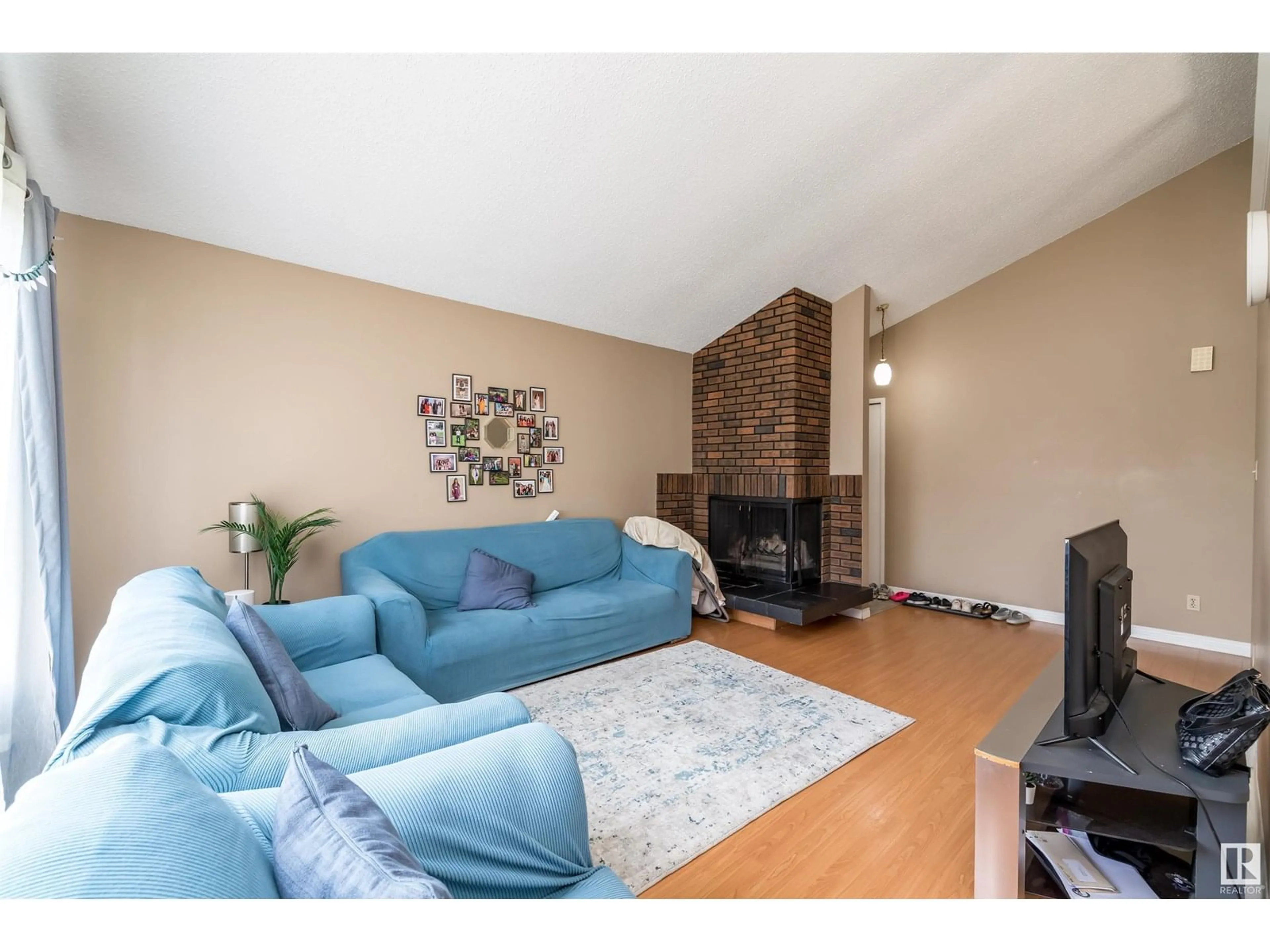 Living room with furniture, unknown for 3620 42A AVE, Edmonton Alberta T6L4N7