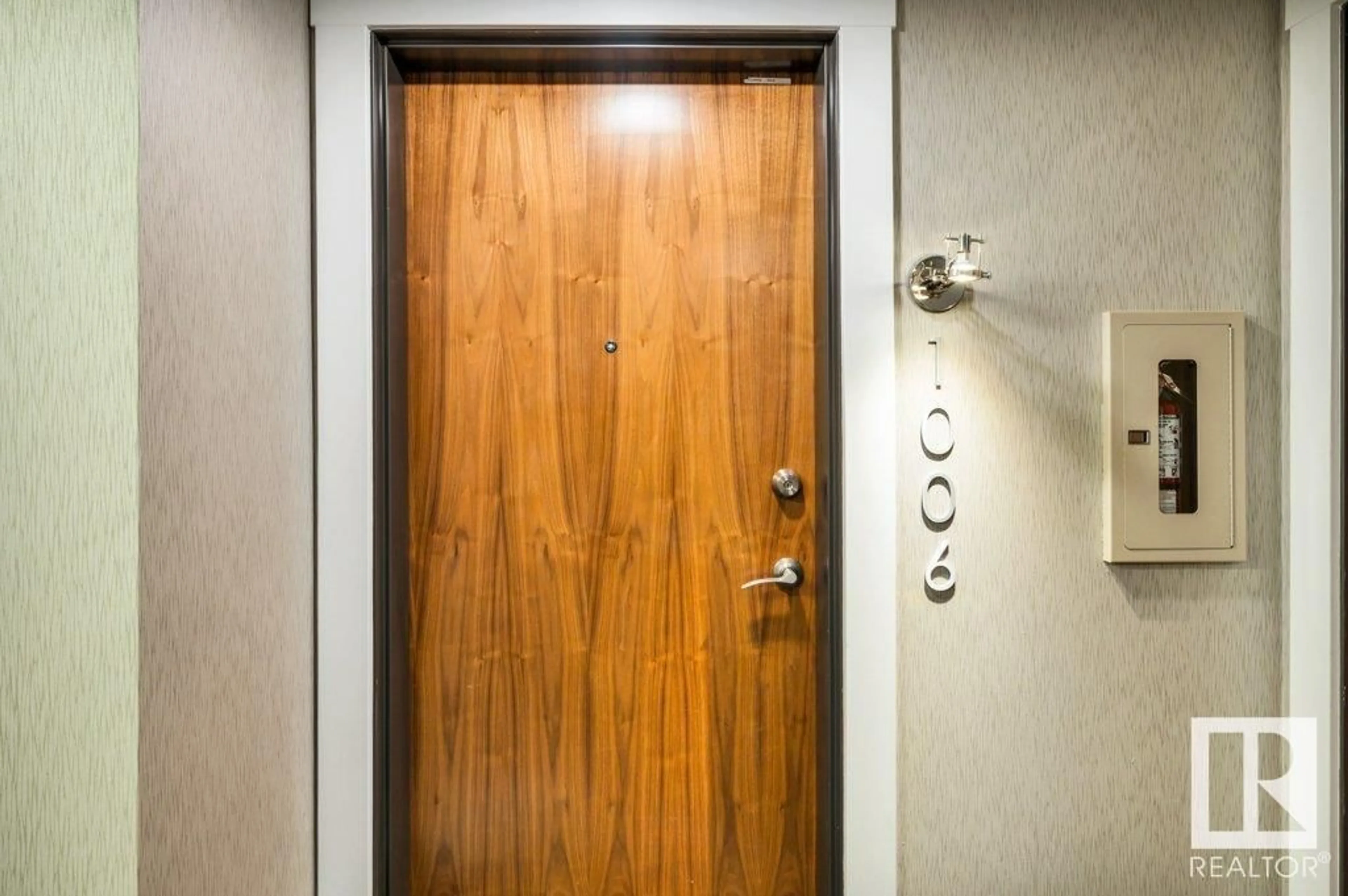 Indoor foyer for #1006 - 9720 106 ST, Edmonton Alberta T5K0K8