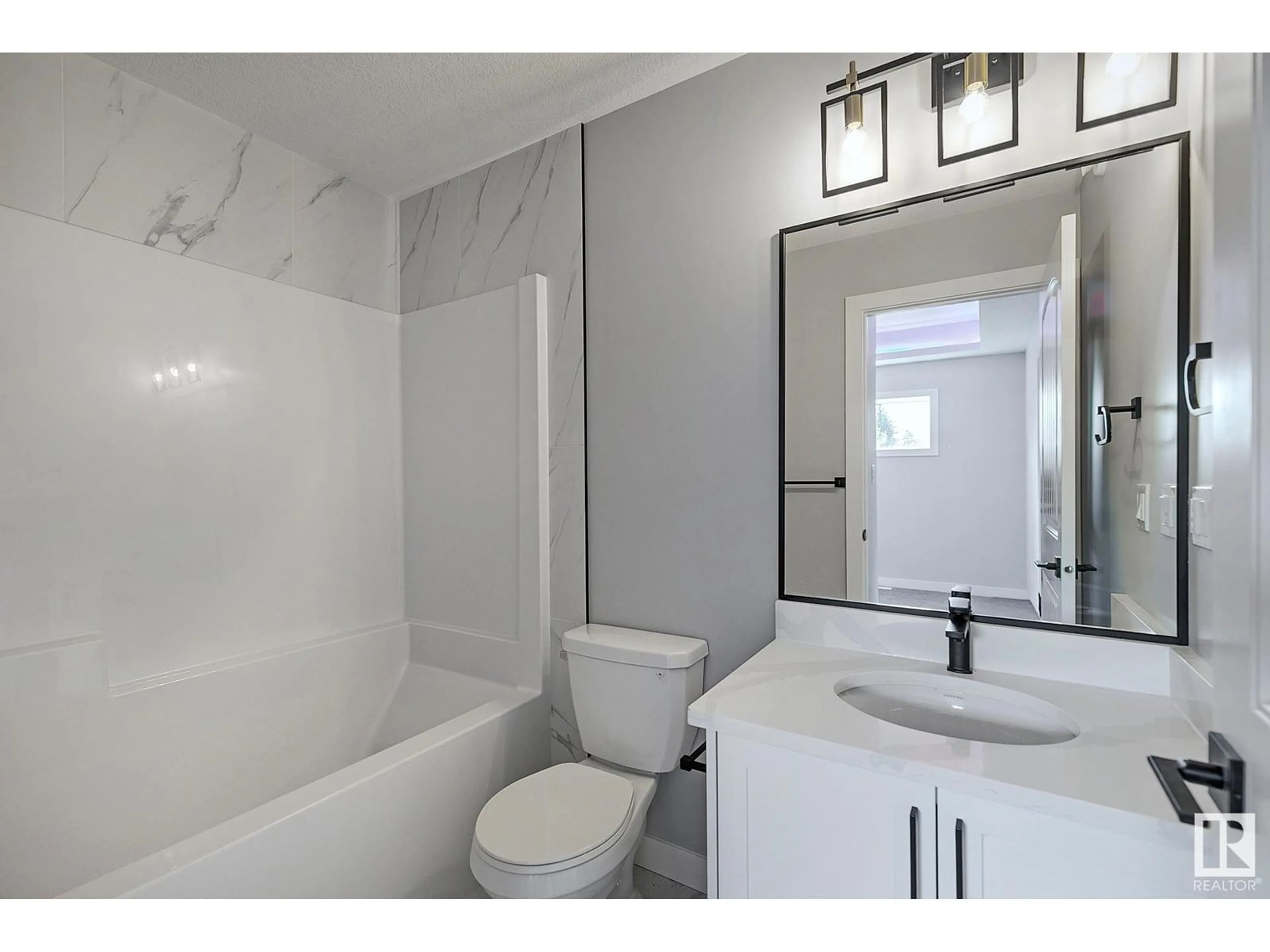 Standard bathroom, ceramic/tile floor for 11633 ST ALBERT TR, Edmonton Alberta T5M3L6