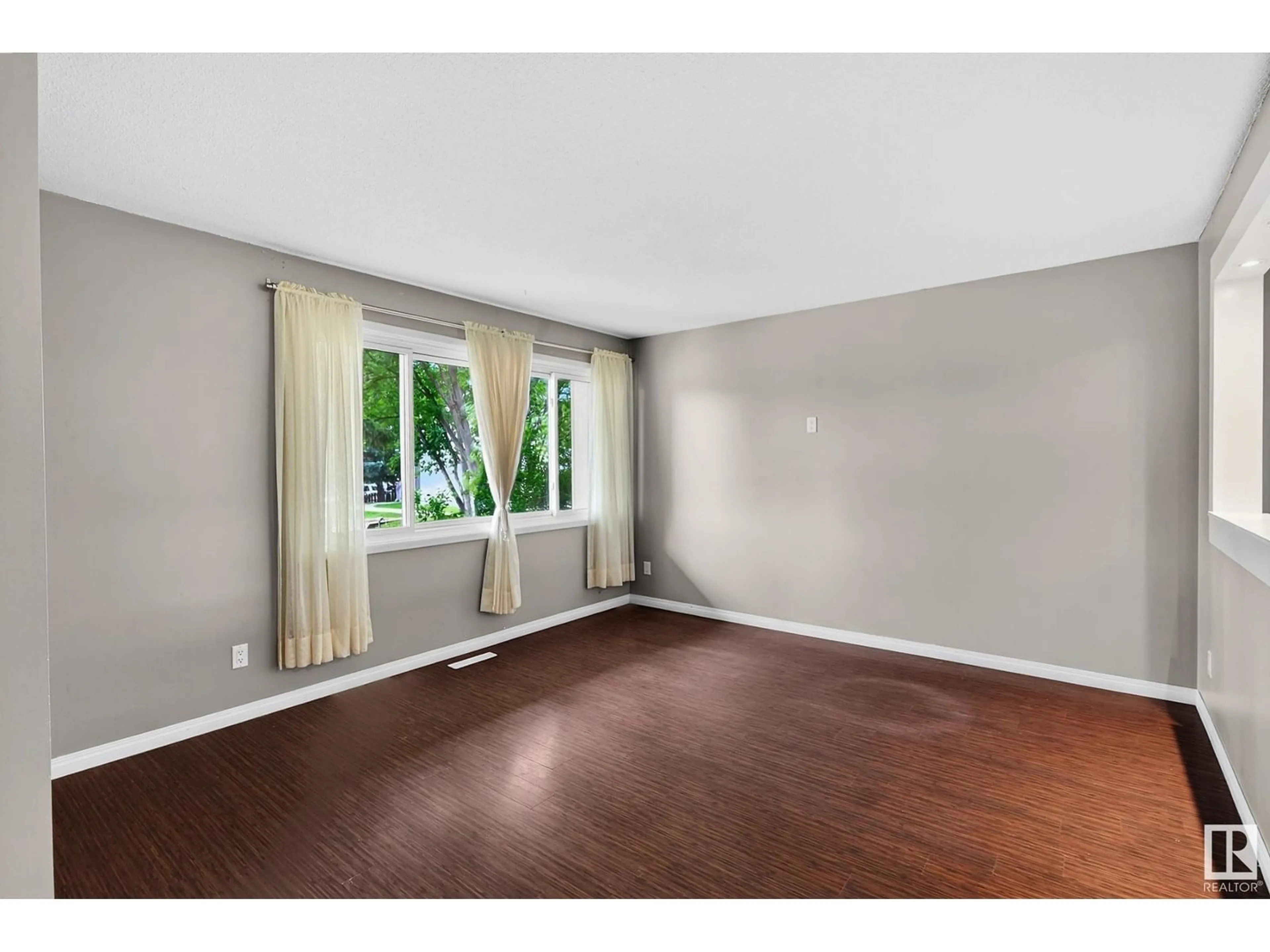 A pic of a room for 5722 143 AV, Edmonton Alberta T5A1K1