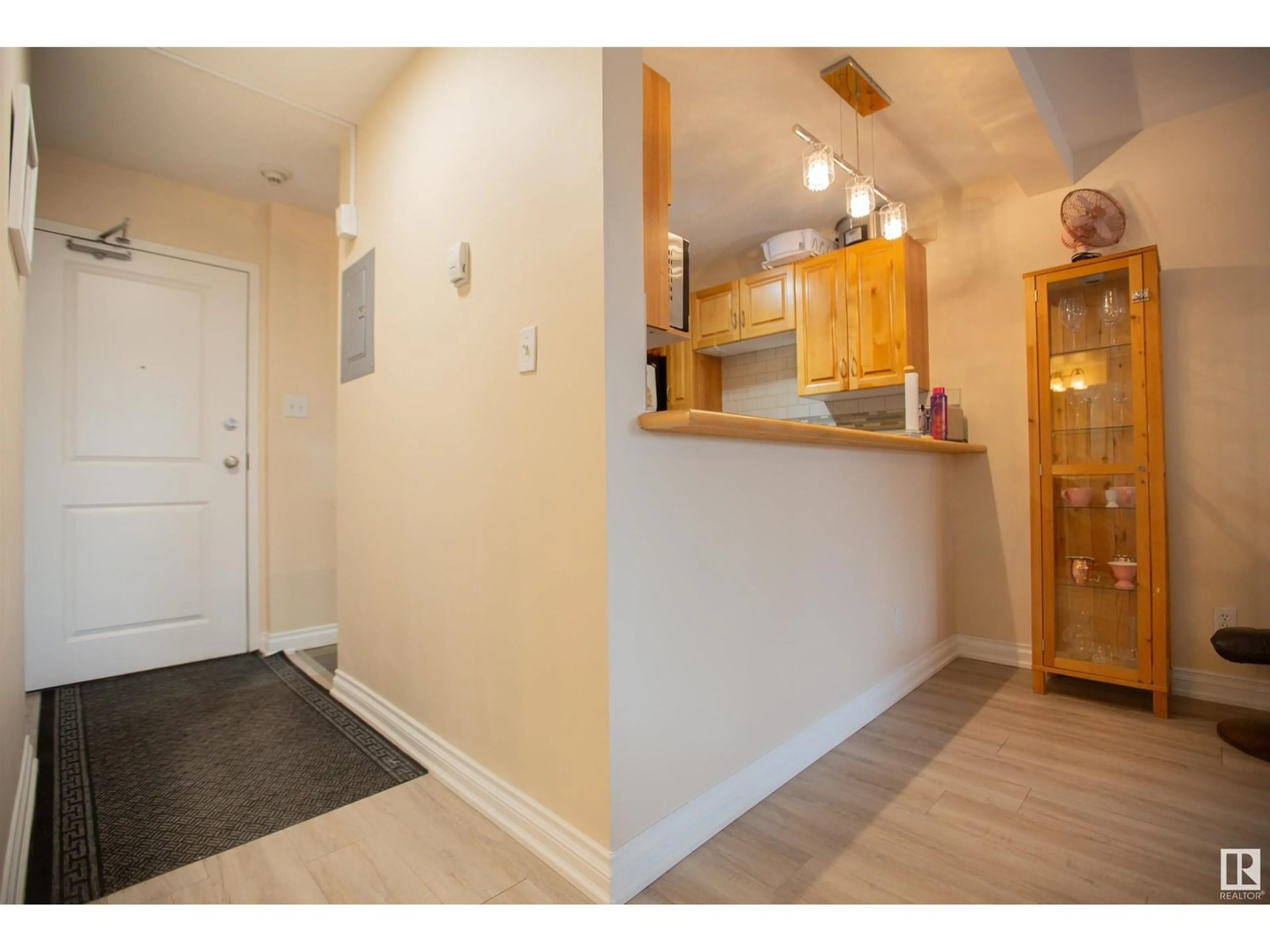 Indoor entryway for #213 - 11033 127 ST, Edmonton Alberta T5M0T3