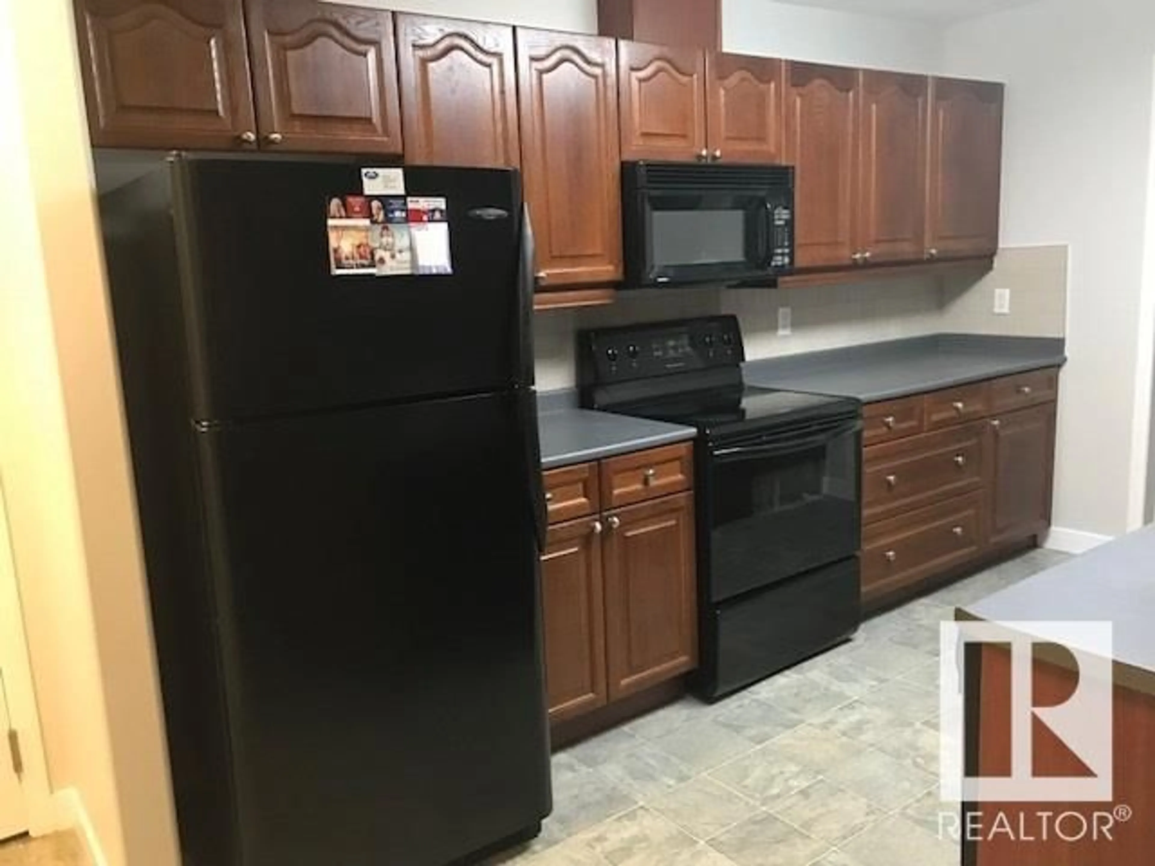 Standard kitchen, unknown for 592 - 126 HOOKE RD, Edmonton Alberta T5A5H2