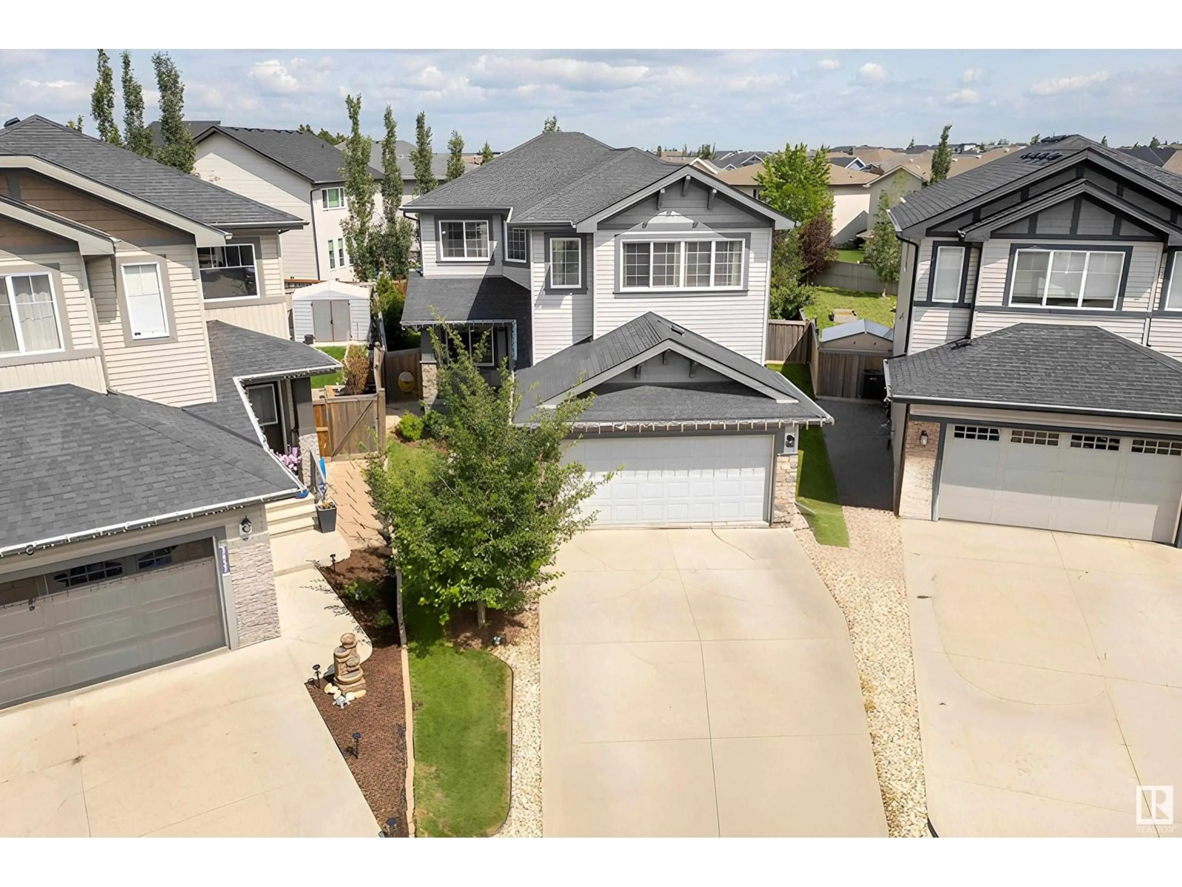 A pic from outside/outdoor area/front of a property/back of a property/a pic from drone, street for 3659 CLAXTON PL, Edmonton Alberta T6W2K9