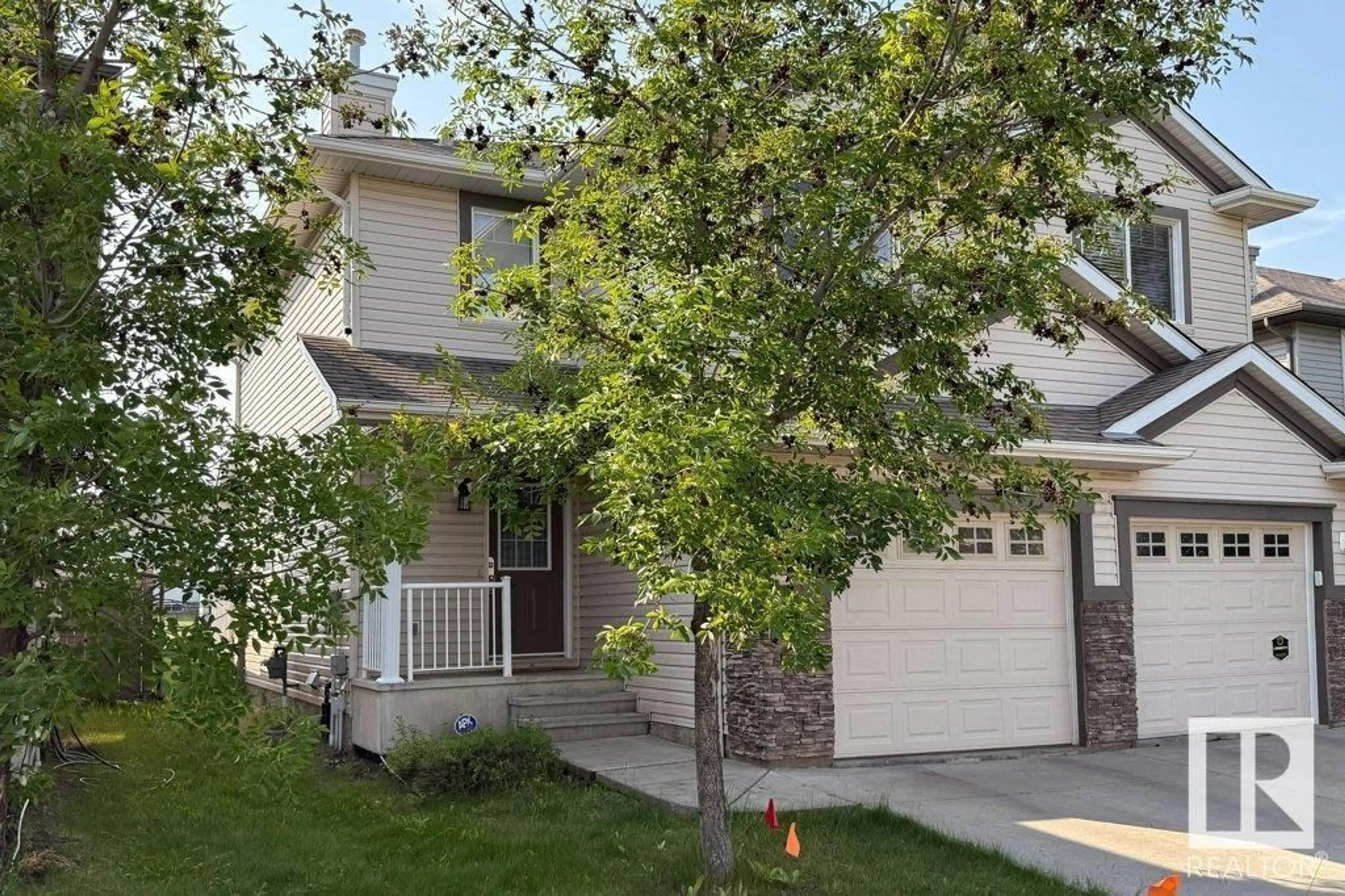 Home with vinyl exterior material, street for 1677 MELROSE PLACE, Edmonton Alberta T6X1X6
