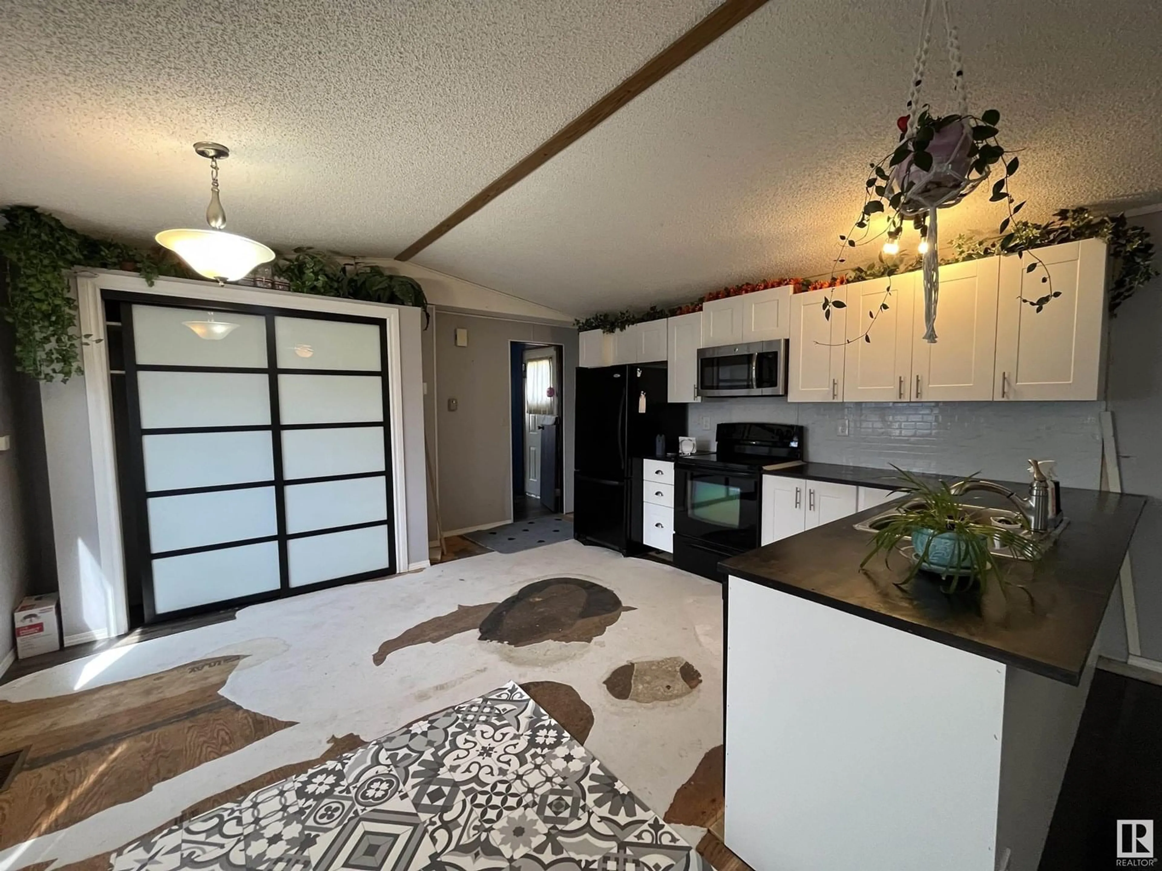Open concept kitchen, ceramic/tile floor for 2618 LAKEVIEW CLOSE, Edmonton Alberta T5S1T7