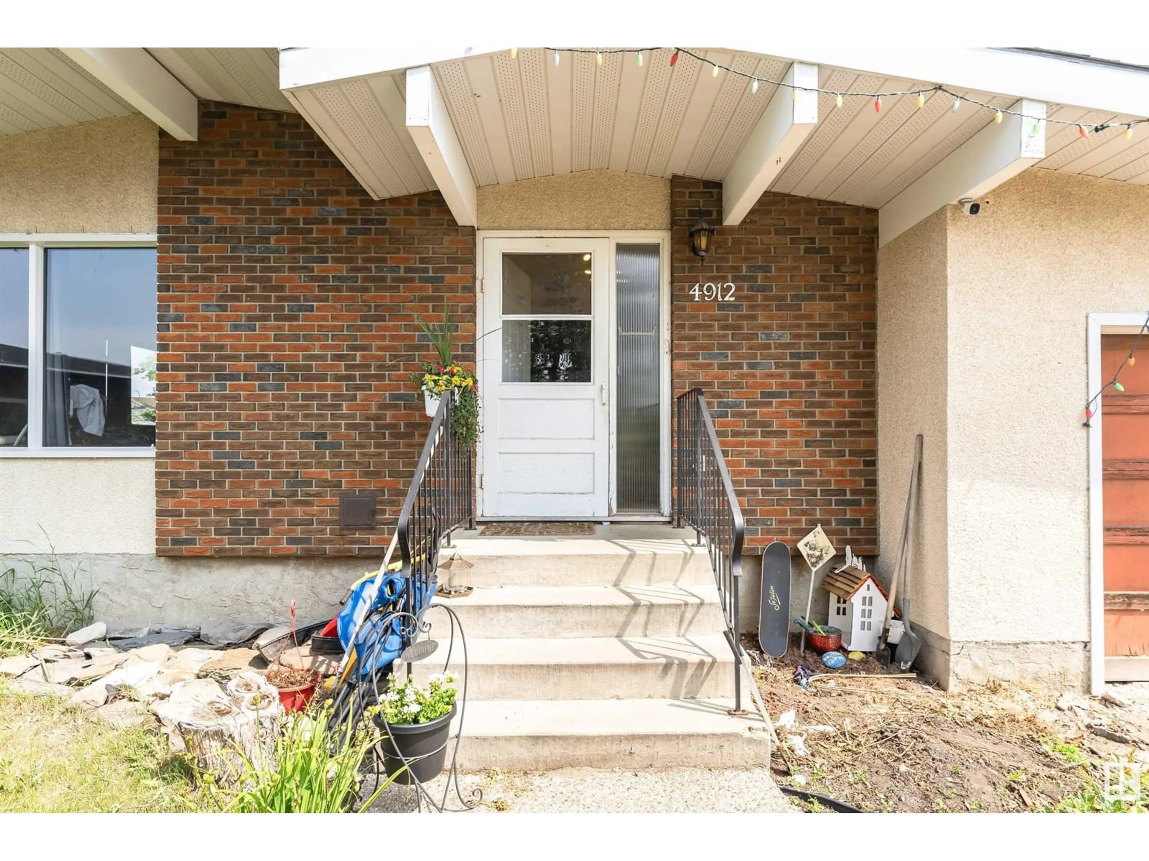 Indoor entryway for 4912 56 AV, Lamont Alberta T0B2R0