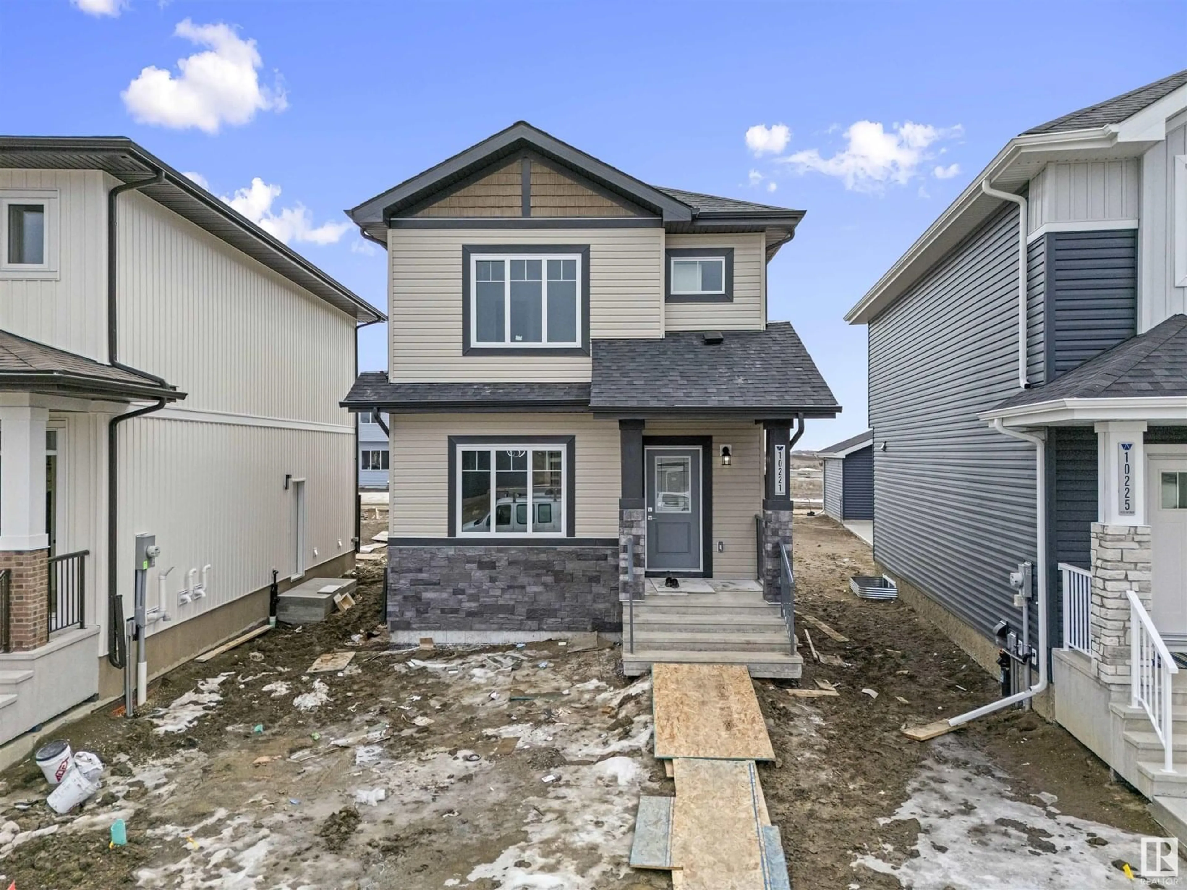 A pic from outside/outdoor area/front of a property/back of a property/a pic from drone, street for 10233 92A AV, Morinville Alberta T8R2R4