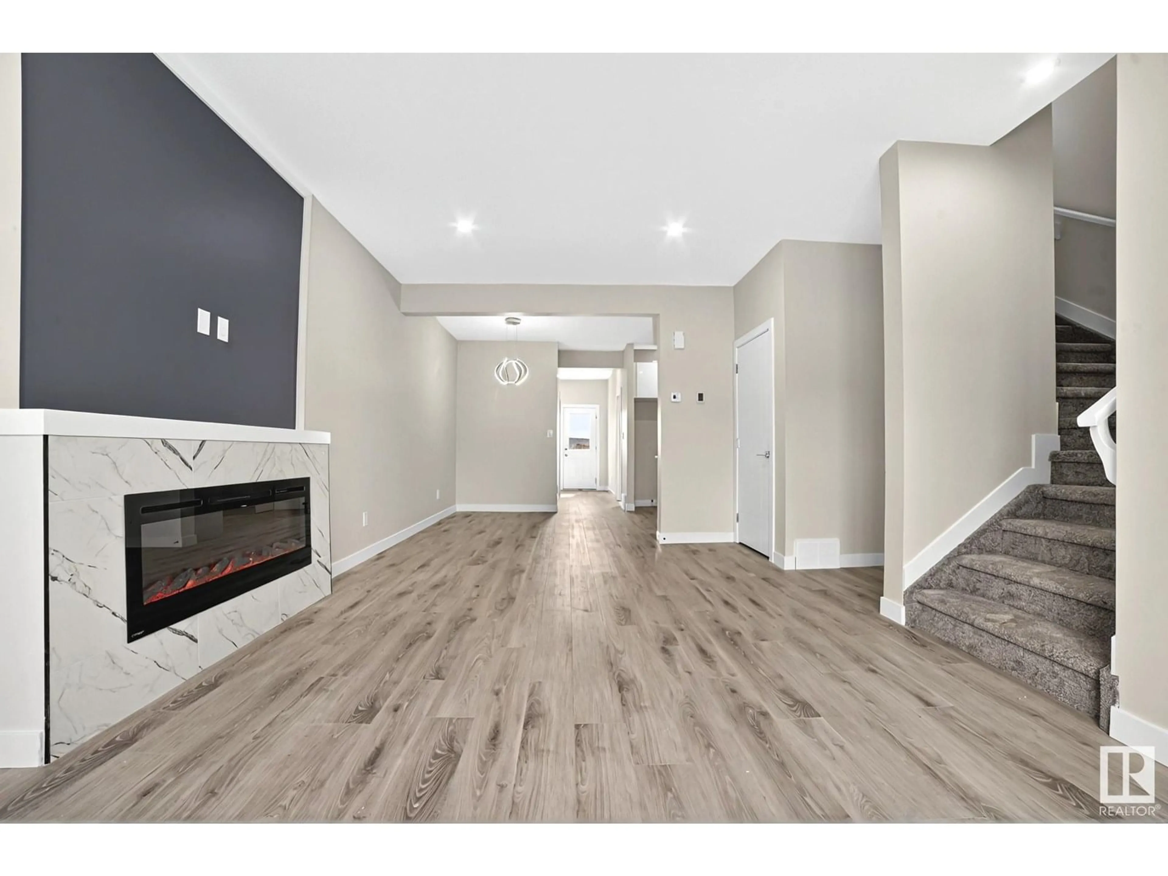 Unknown for 10233 92A AV, Morinville Alberta T8R2R4