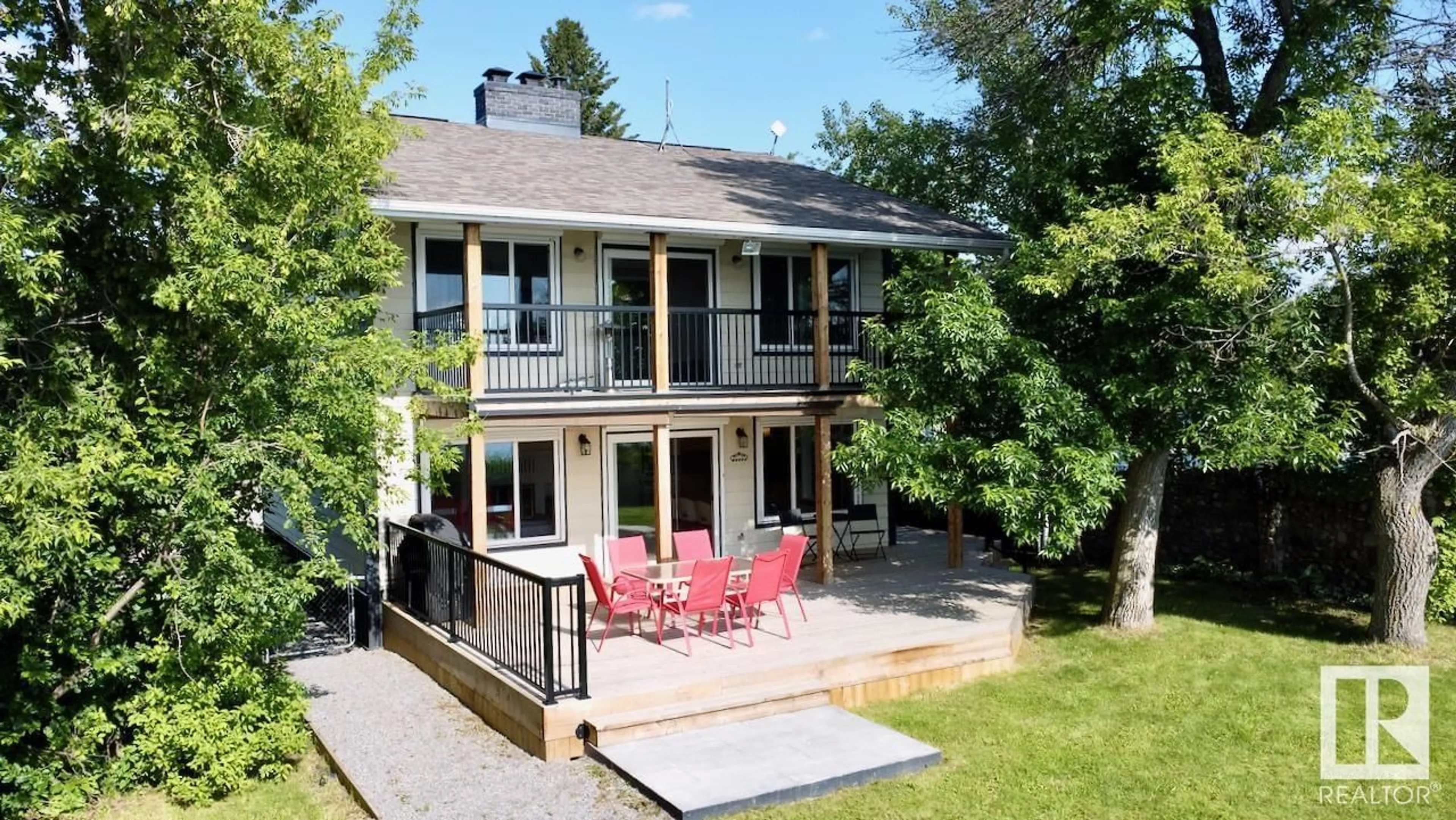 Patio, unknown for 2 GIBBONS AV, Rural Parkland County Alberta T0E2Y0