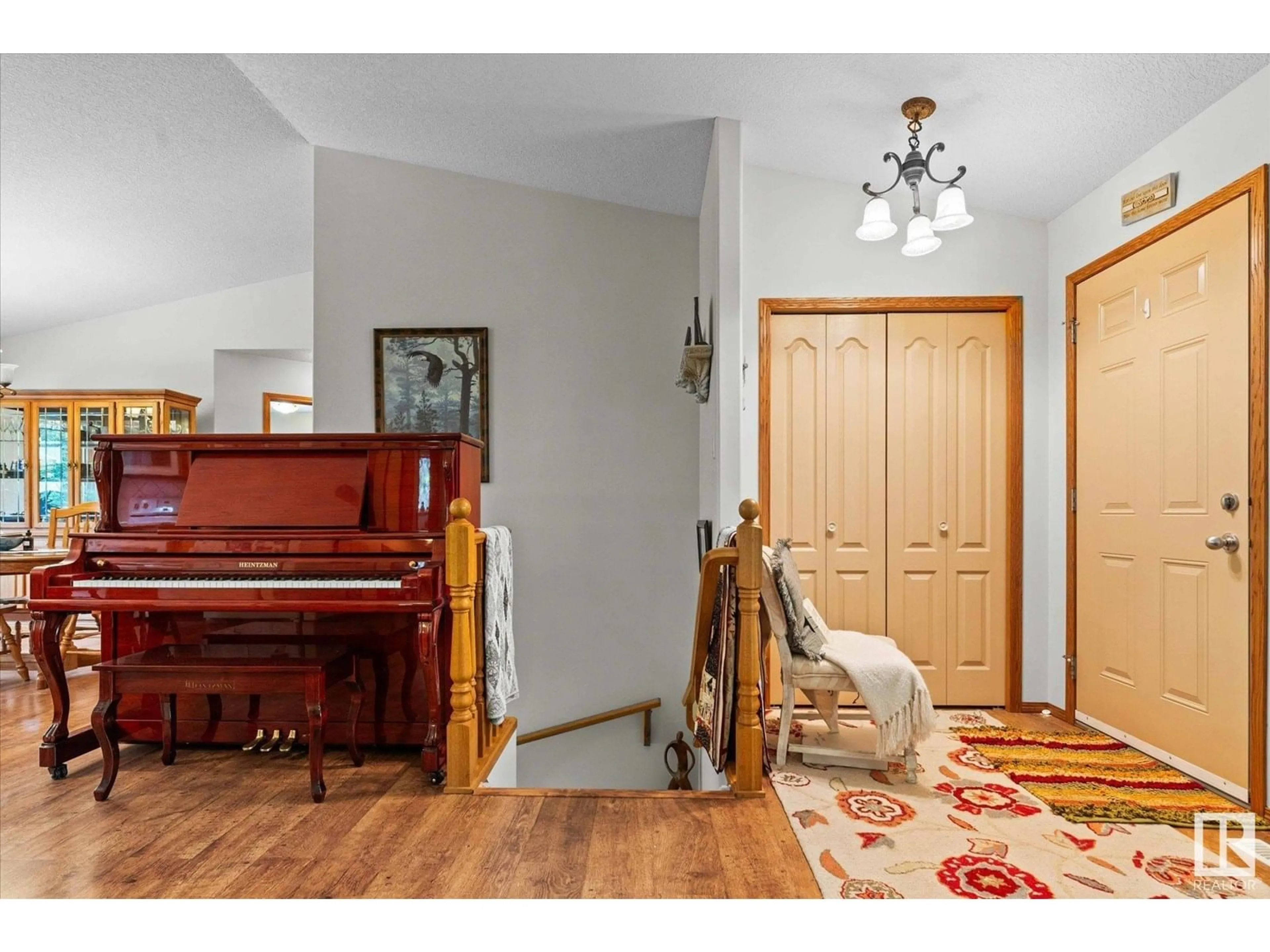 Indoor entryway for 116 53413 RGE ROAD 30, Rural Parkland County Alberta T7Y0E4