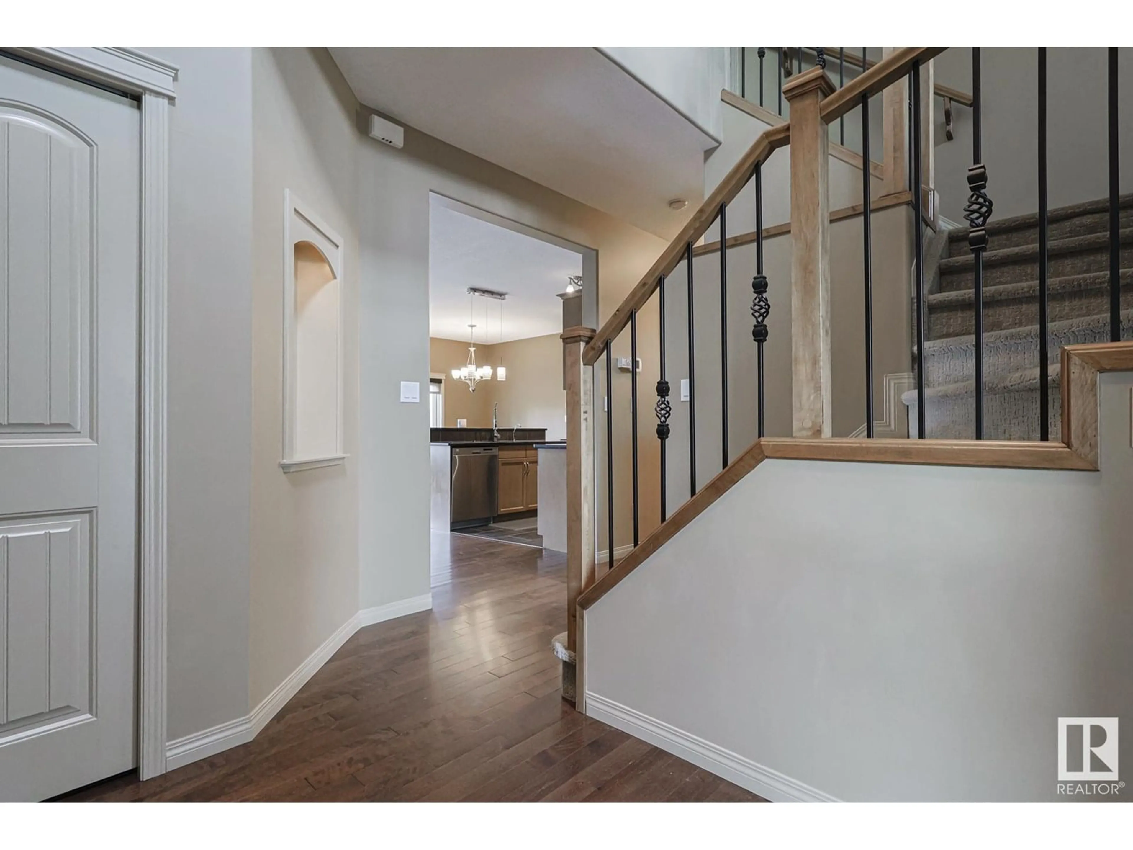 Unknown for NW - 9204 209 ST, Edmonton Alberta T5T3Y5