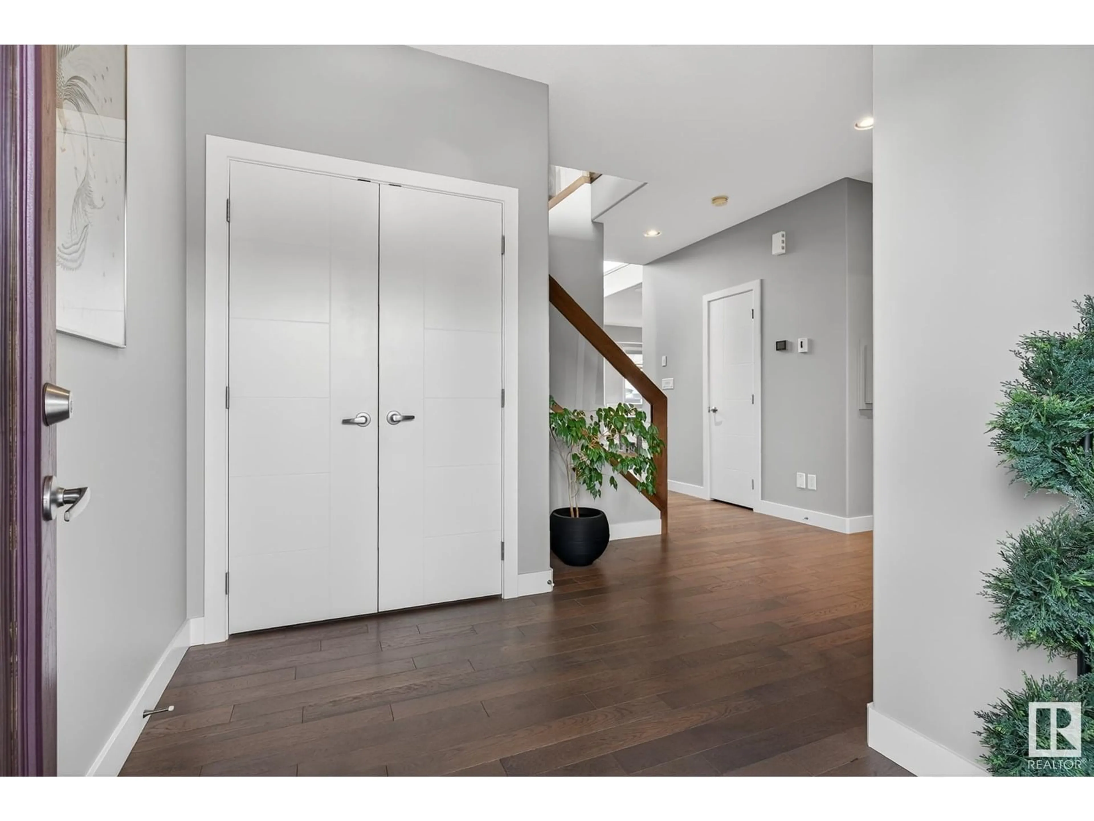 Indoor entryway for 7248 MAY RD, Edmonton Alberta T6R0T2