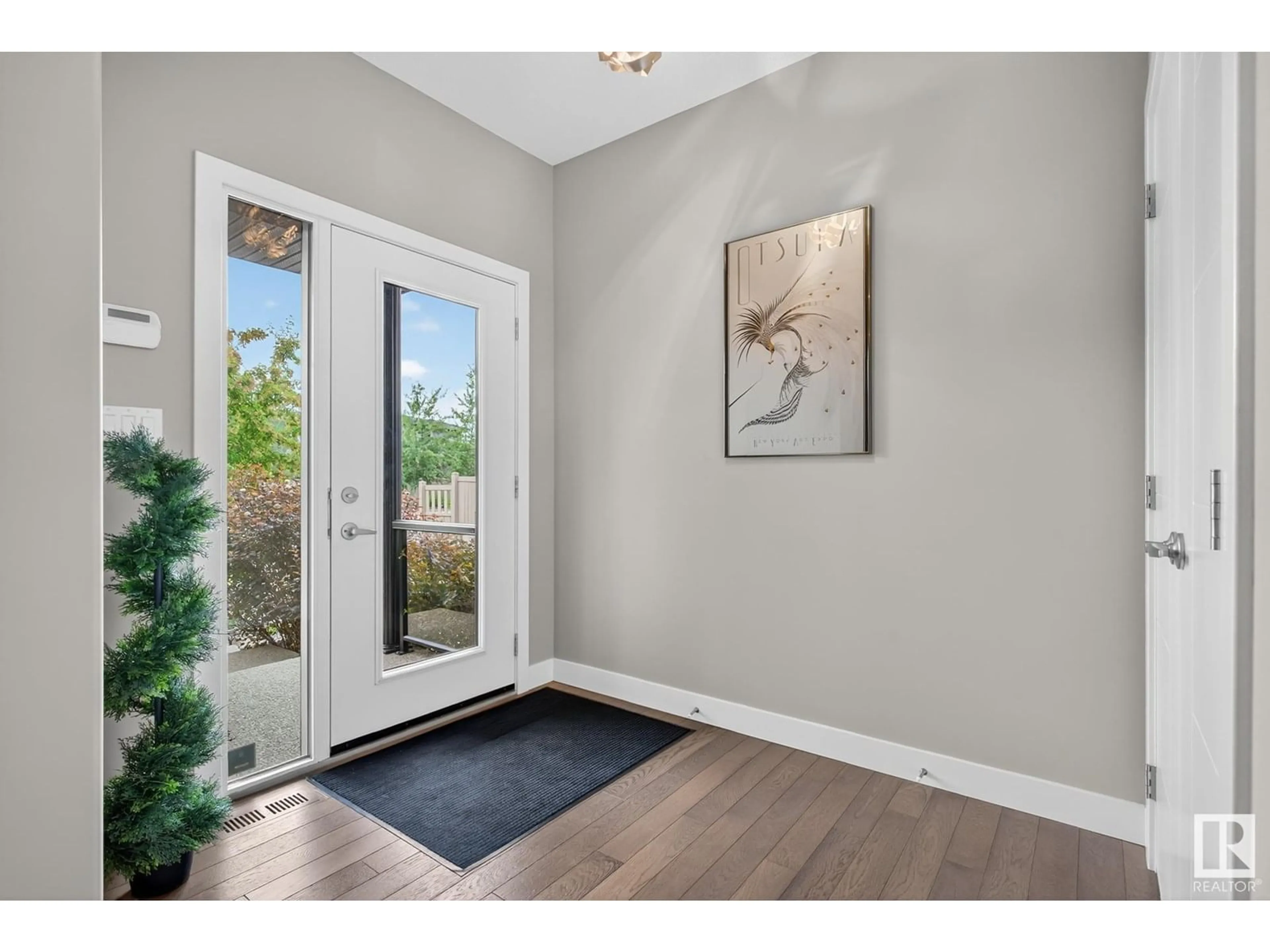 Indoor entryway for 7248 MAY RD, Edmonton Alberta T6R0T2