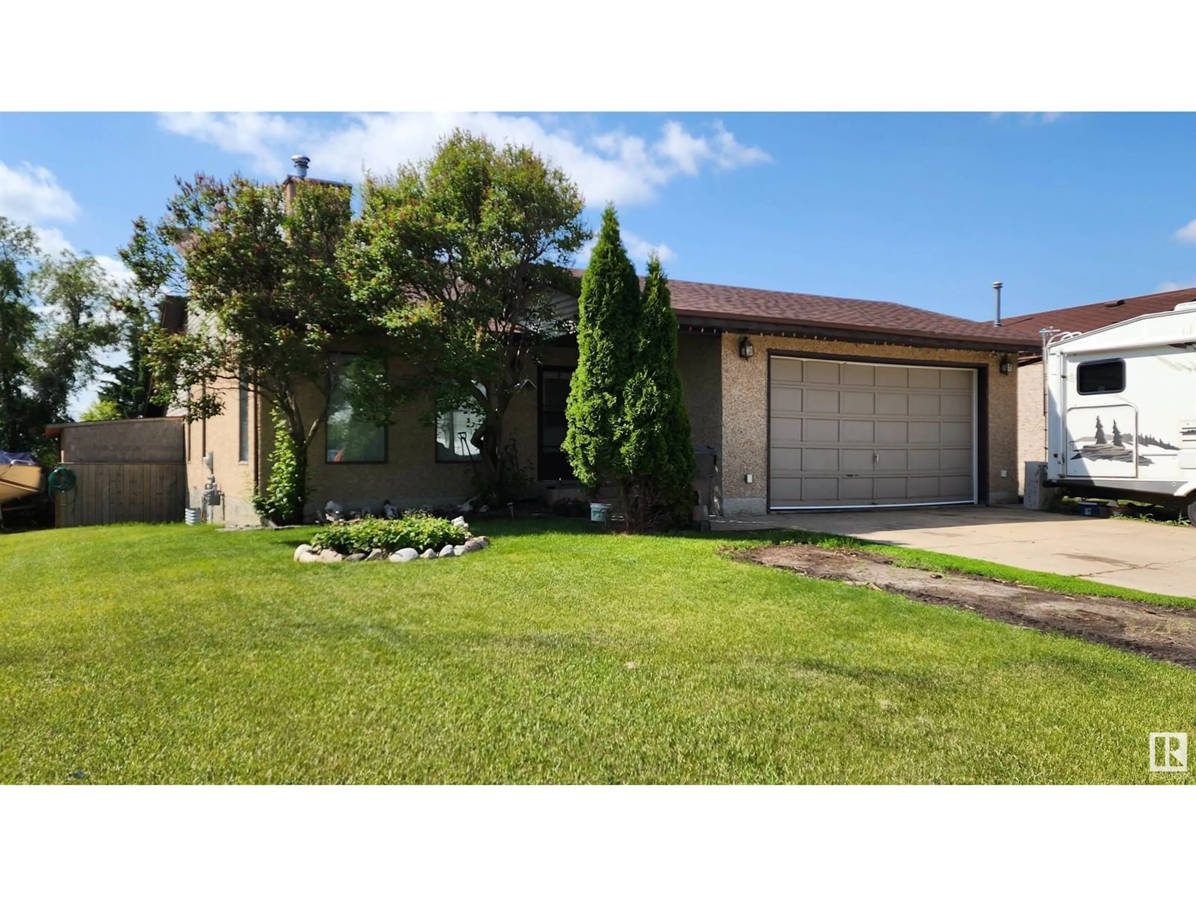 Home with vinyl exterior material, street for 5101 58 AV, Elk Point Alberta T0A1A0
