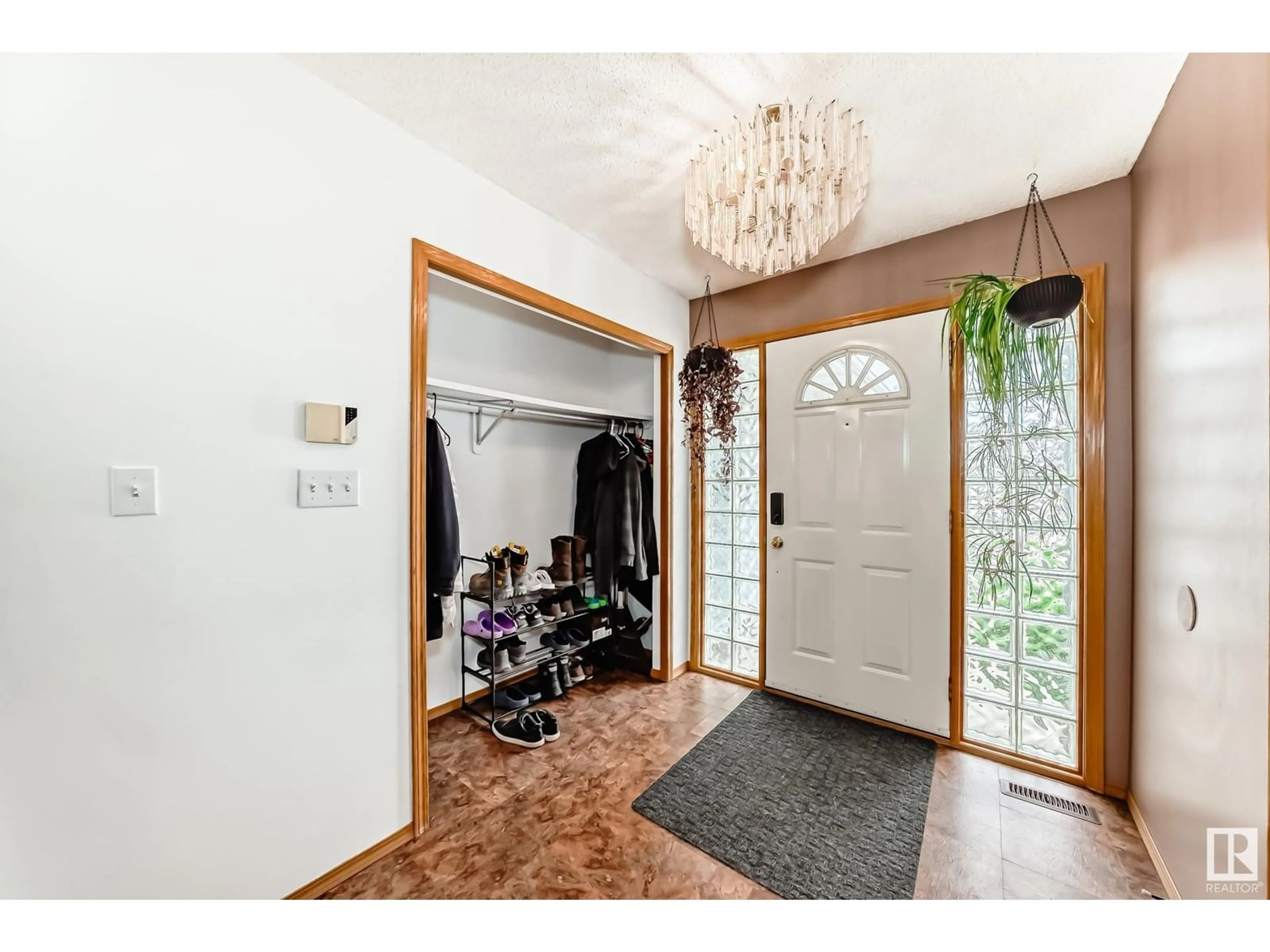 Indoor entryway for 10435 175A AV, Edmonton Alberta T5X5X1