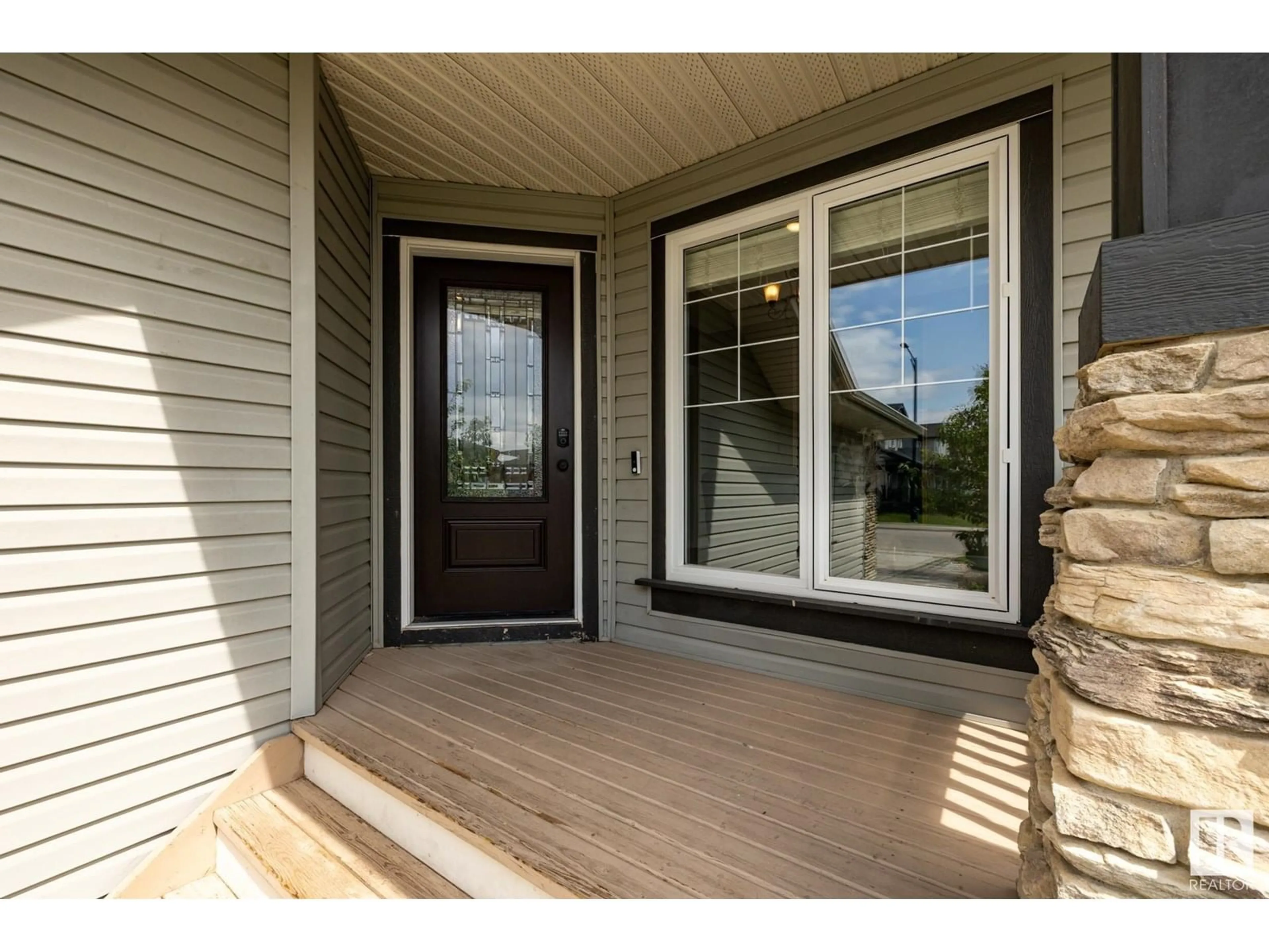 Indoor entryway for NW - 18003 77 ST, Edmonton Alberta T5Z0L1