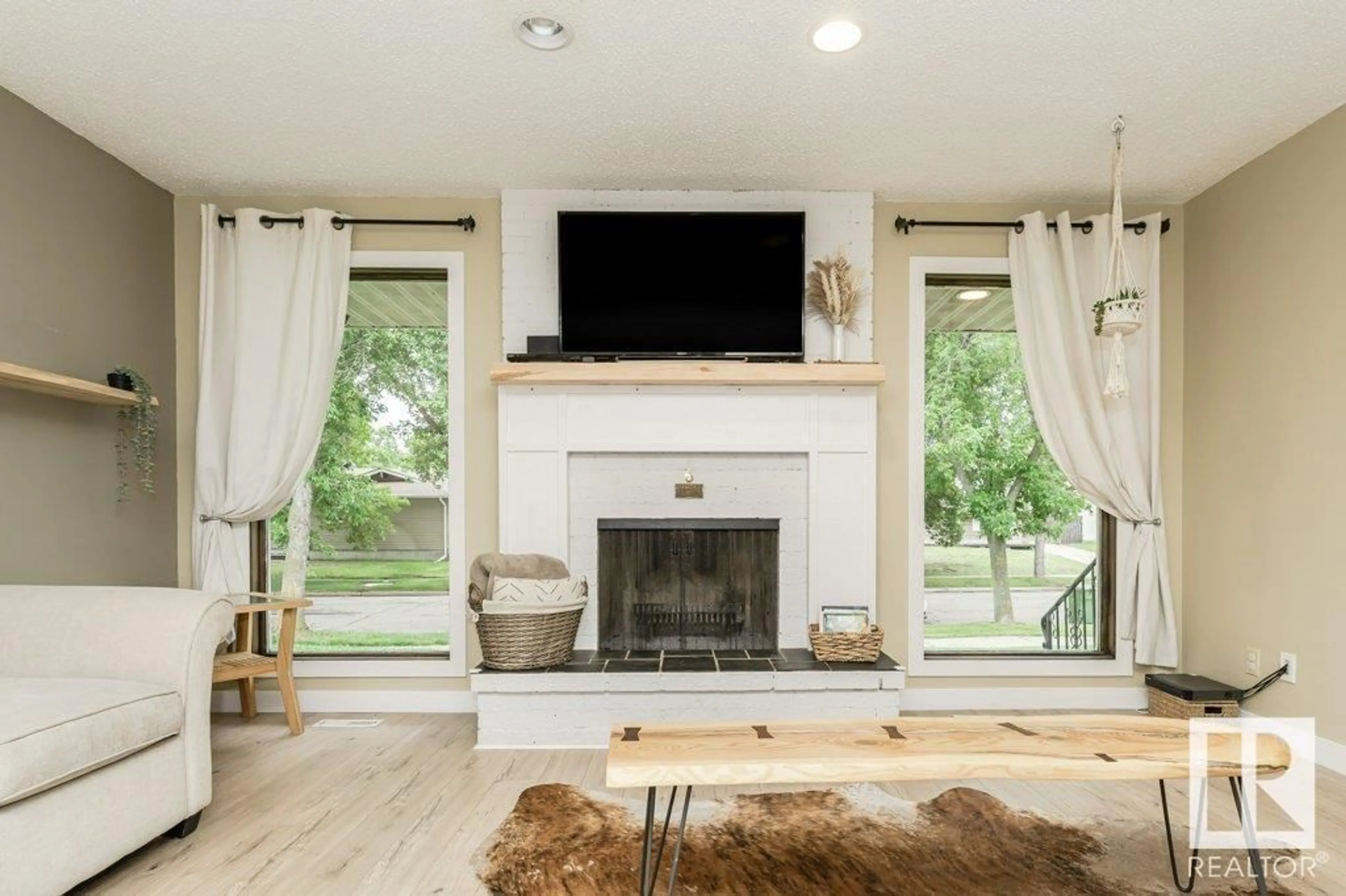 Home theater for 8214 95A AV, Fort Saskatchewan Alberta T8L2W9