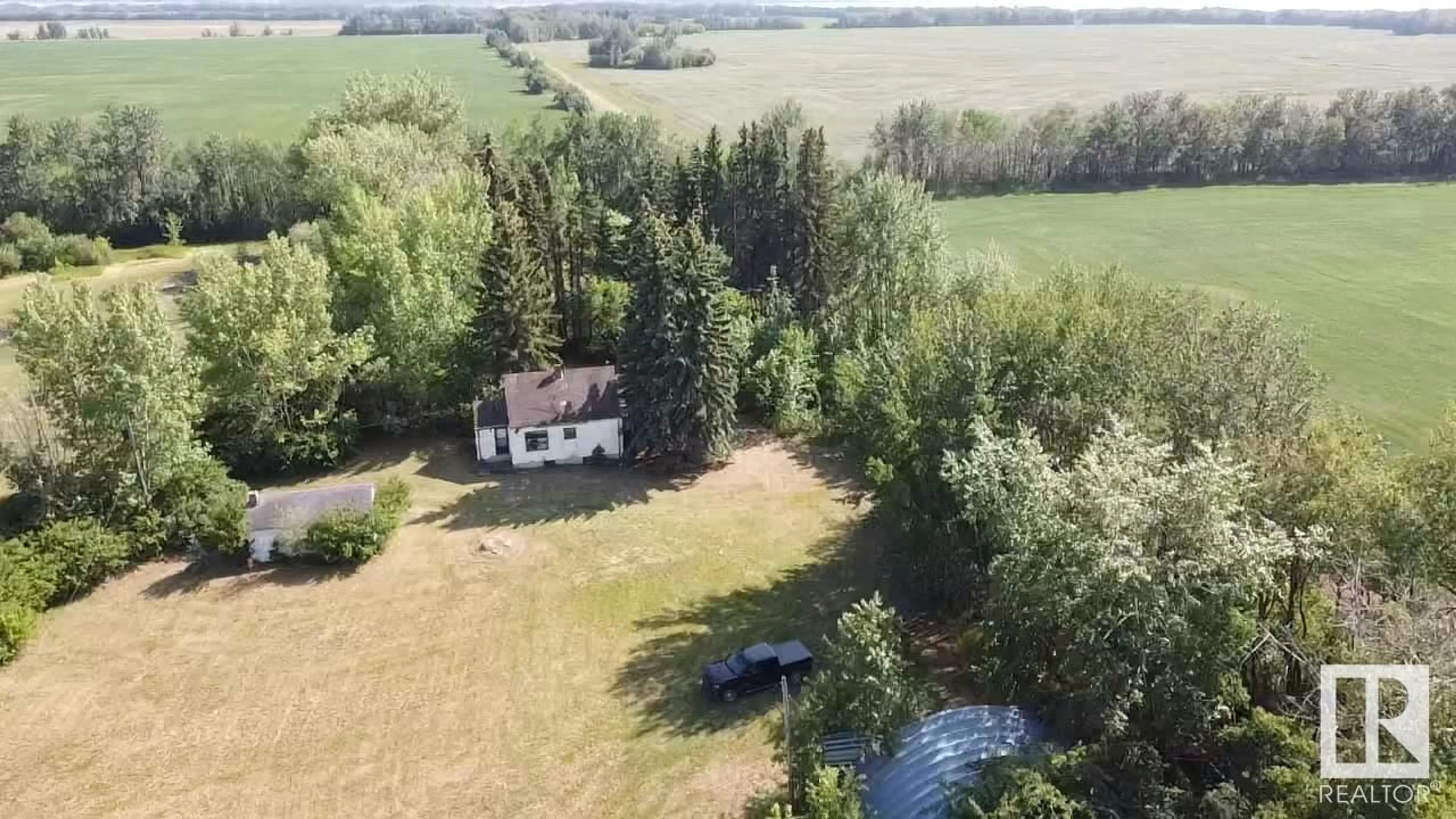 A pic from outside/outdoor area/front of a property/back of a property/a pic from drone, unknown for 60245 184 RANGE RD, Rural Smoky Lake County Alberta T0A3C0