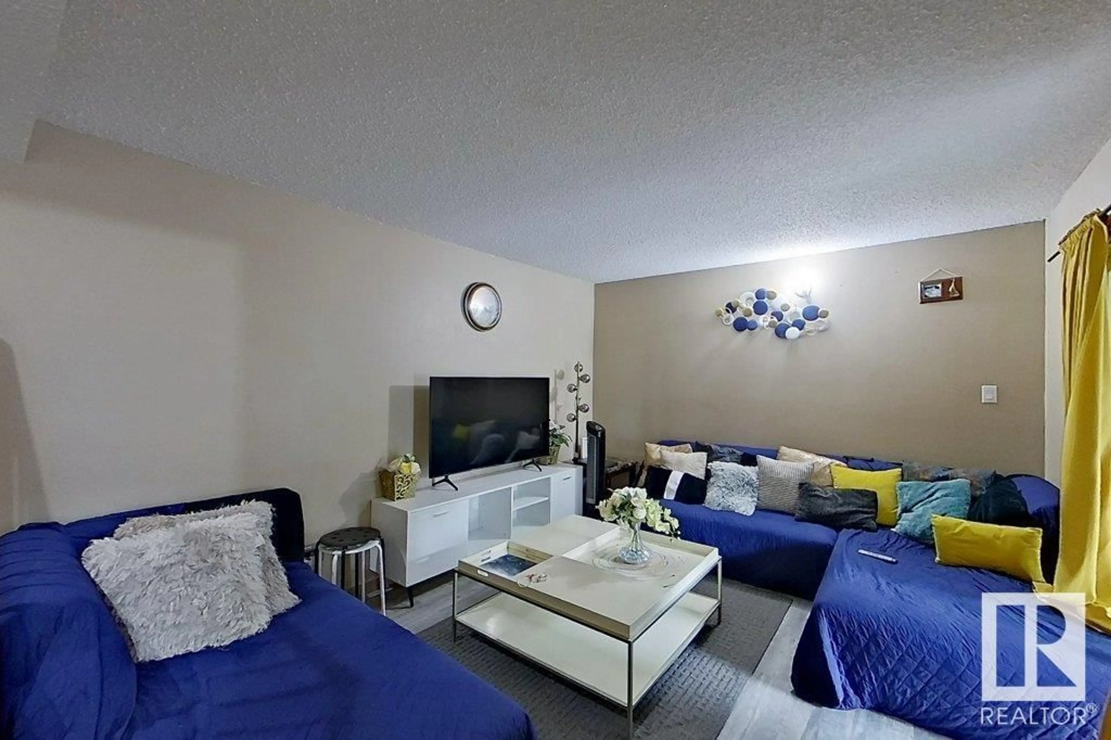Living room with furniture, unknown for 16 WOODVALE VG, Edmonton Alberta T6L1W4