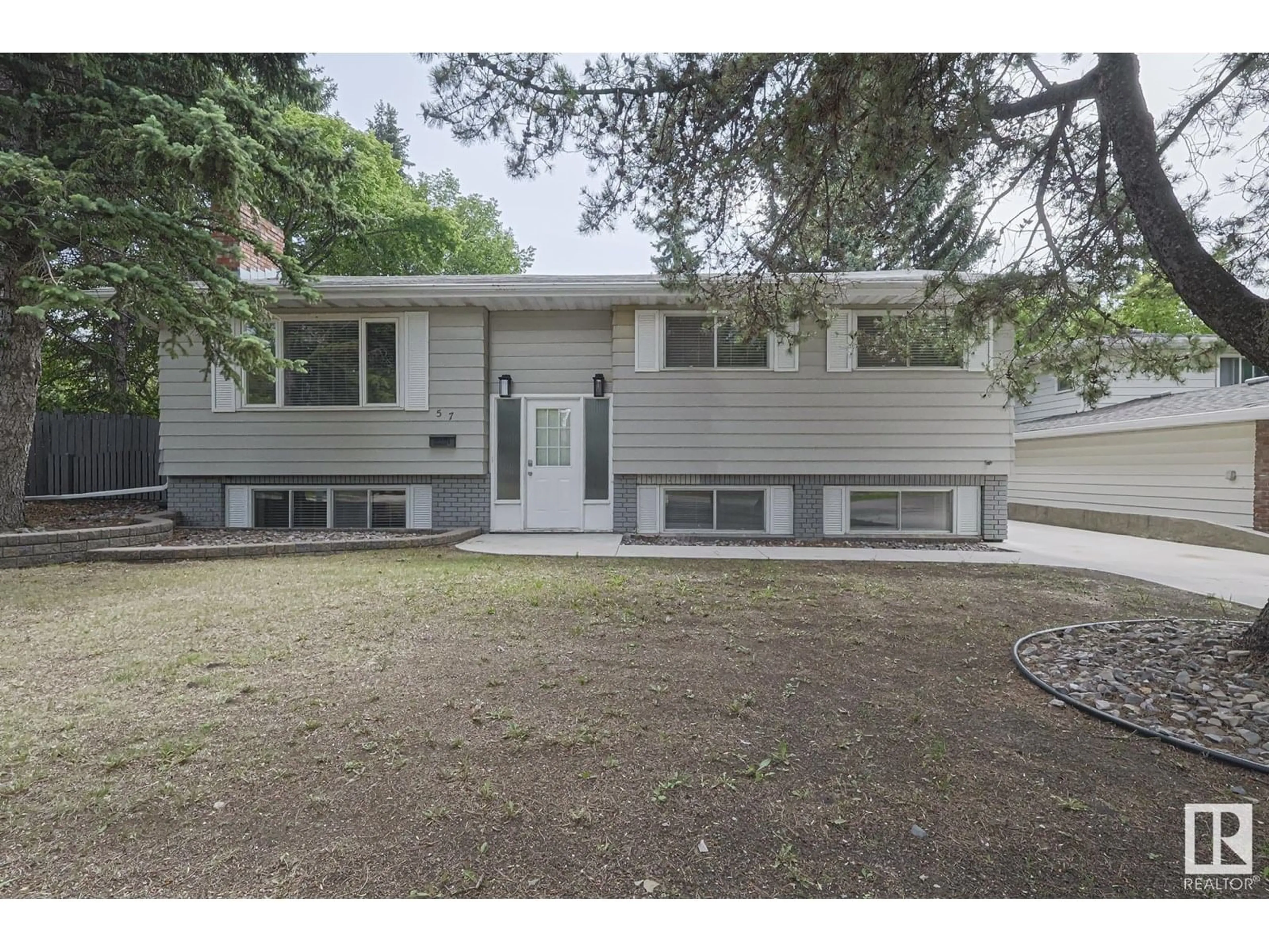 Home with vinyl exterior material, street for 57 BRUNSWICK CR, St. Albert Alberta T8N2K7