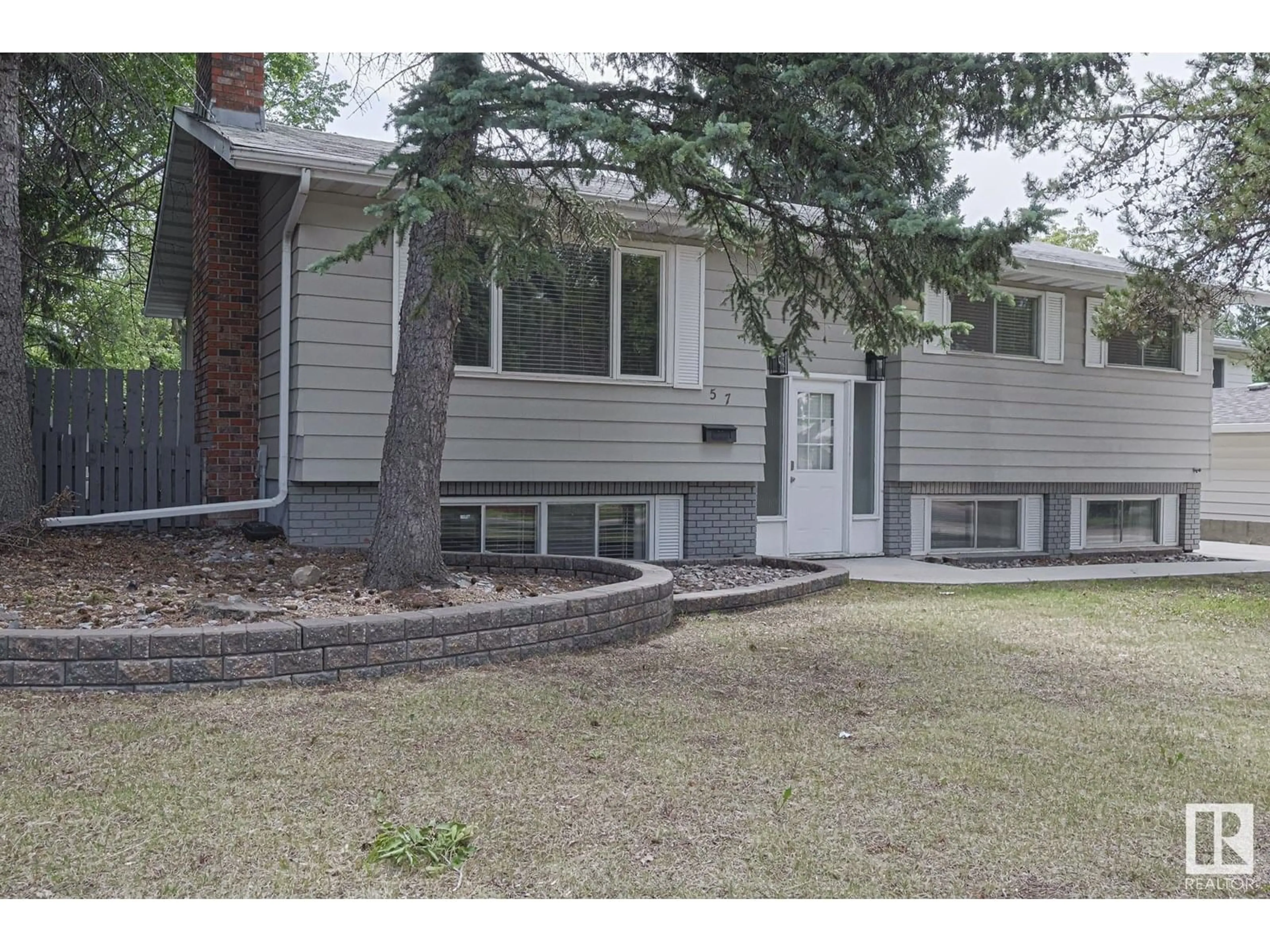 Home with vinyl exterior material, street for 57 BRUNSWICK CR, St. Albert Alberta T8N2K7